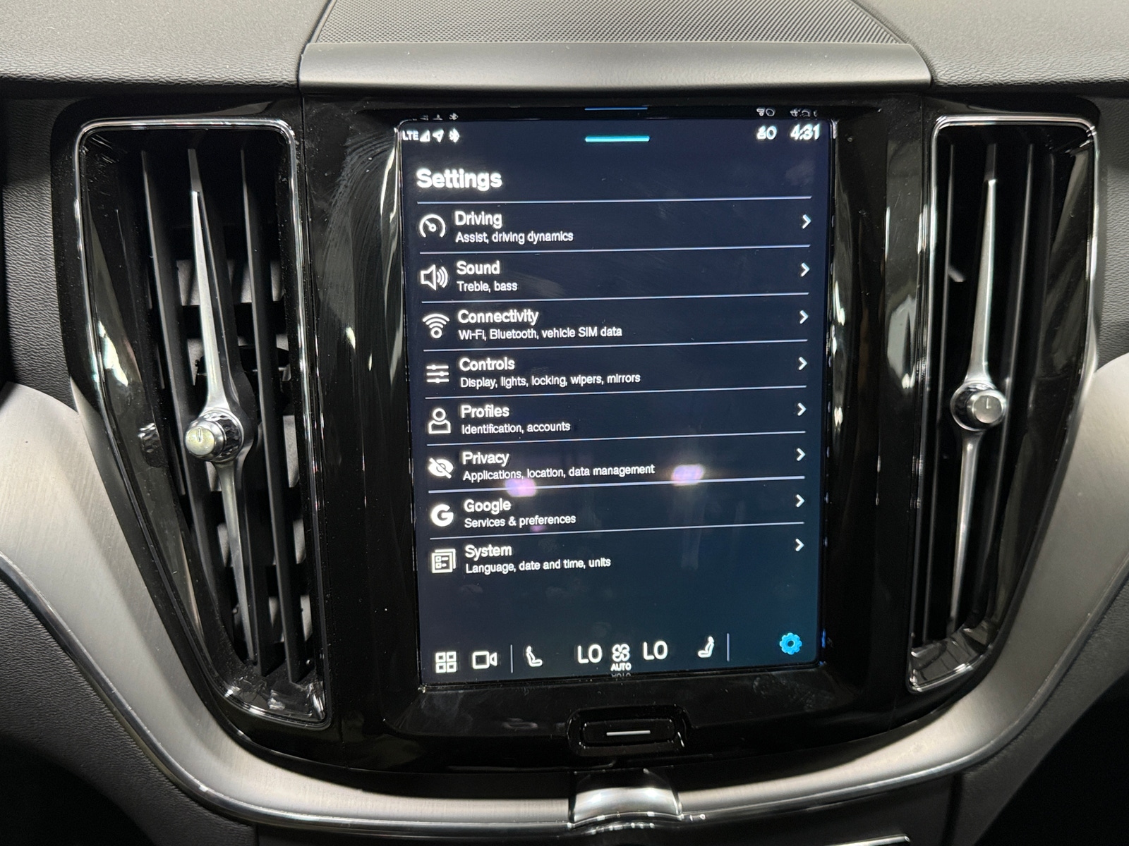 Thumbnail: 2024 Volvo XC60 - 3