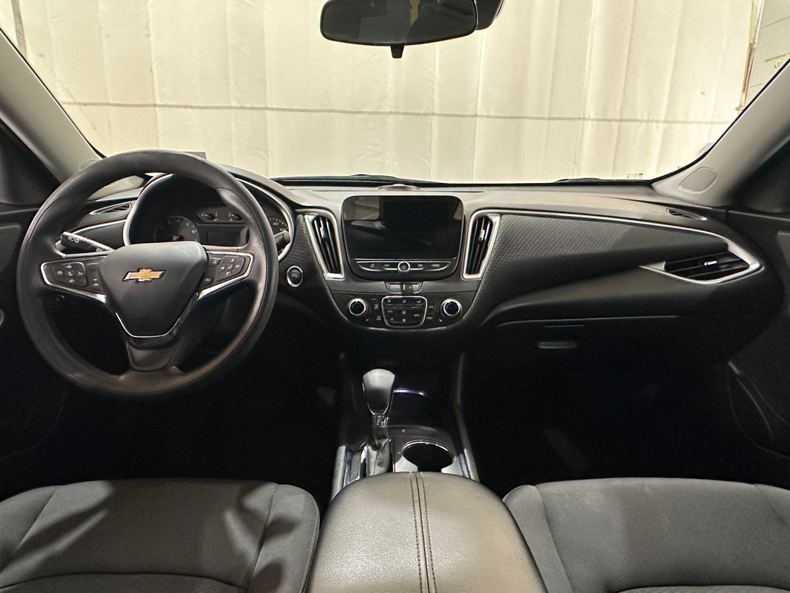 Thumbnail: 2023 Chevrolet Malibu - 3
