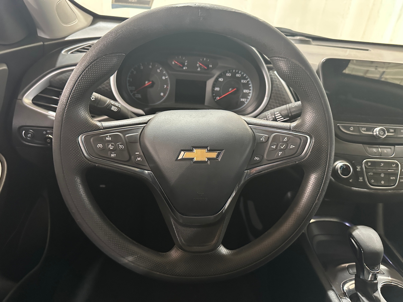 Thumbnail: 2023 Chevrolet Malibu - 5