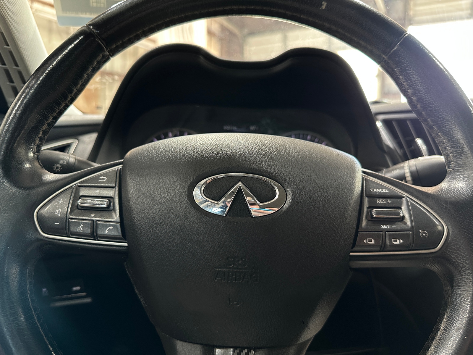 Thumbnail: 2015 INFINITI Q50 - 4