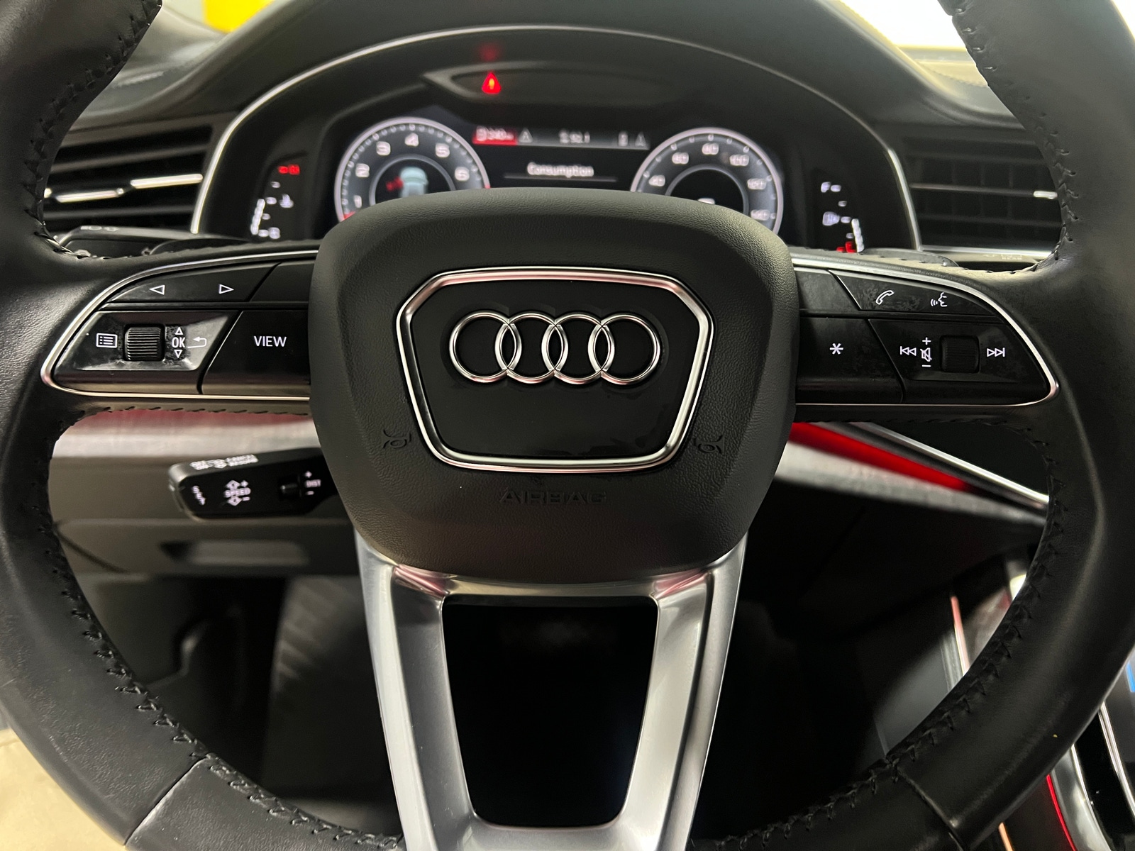 Thumbnail: 2019 Audi Q8 - 4