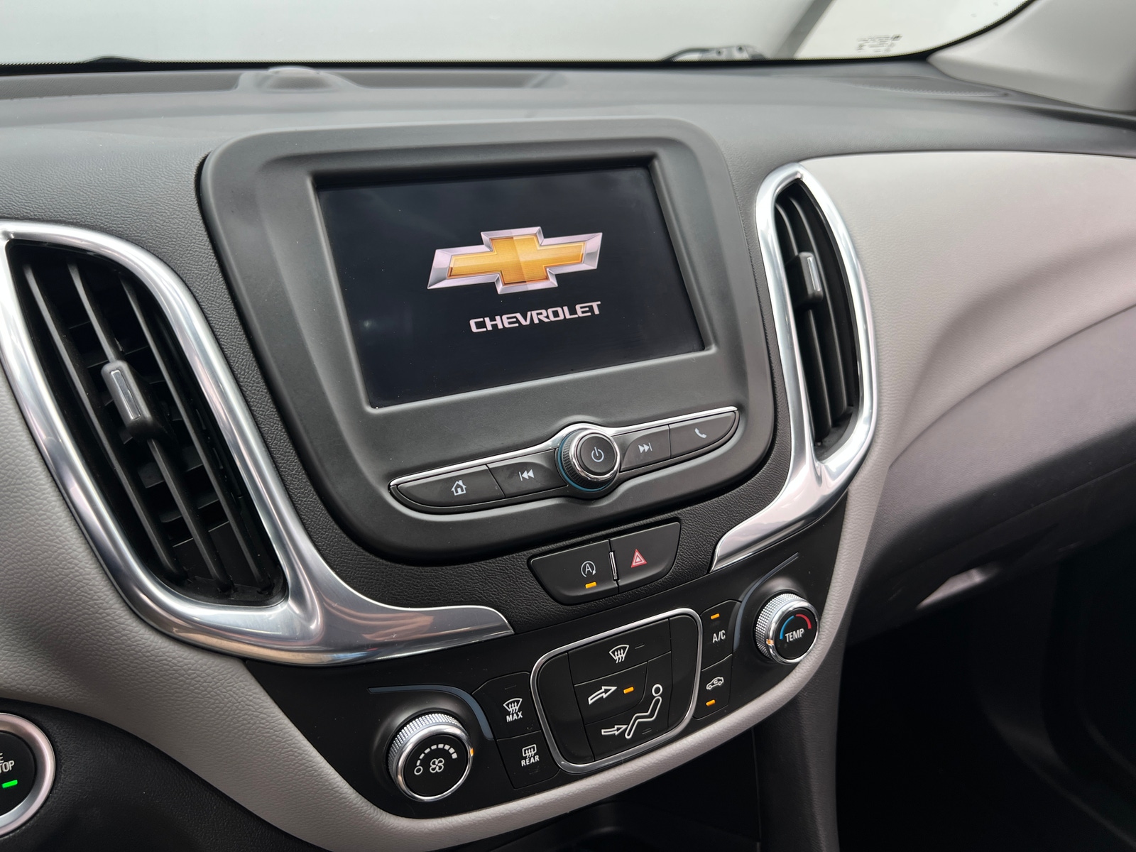 Thumbnail: 2023 Chevrolet Equinox - 4