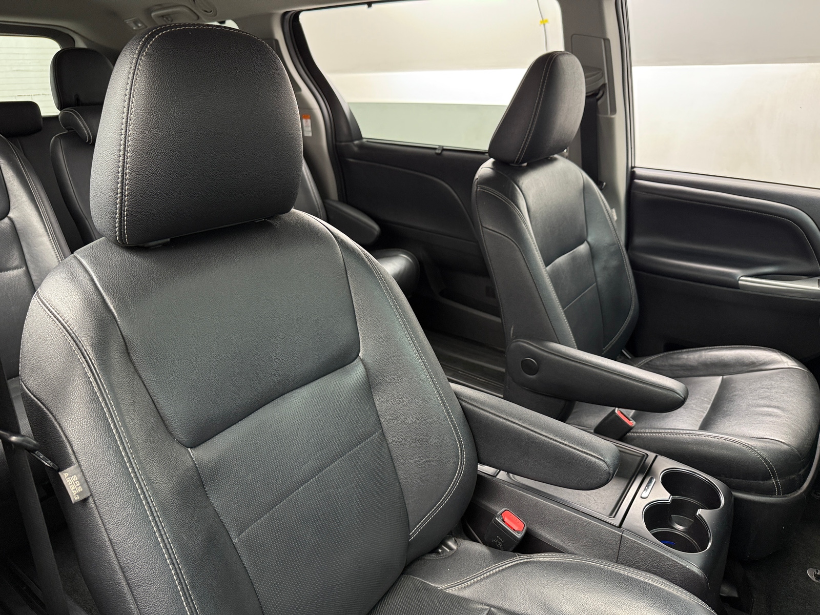Thumbnail: 2017 Toyota Sienna - 2