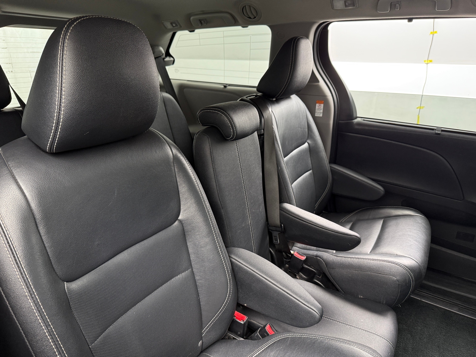 Thumbnail: 2017 Toyota Sienna - 6