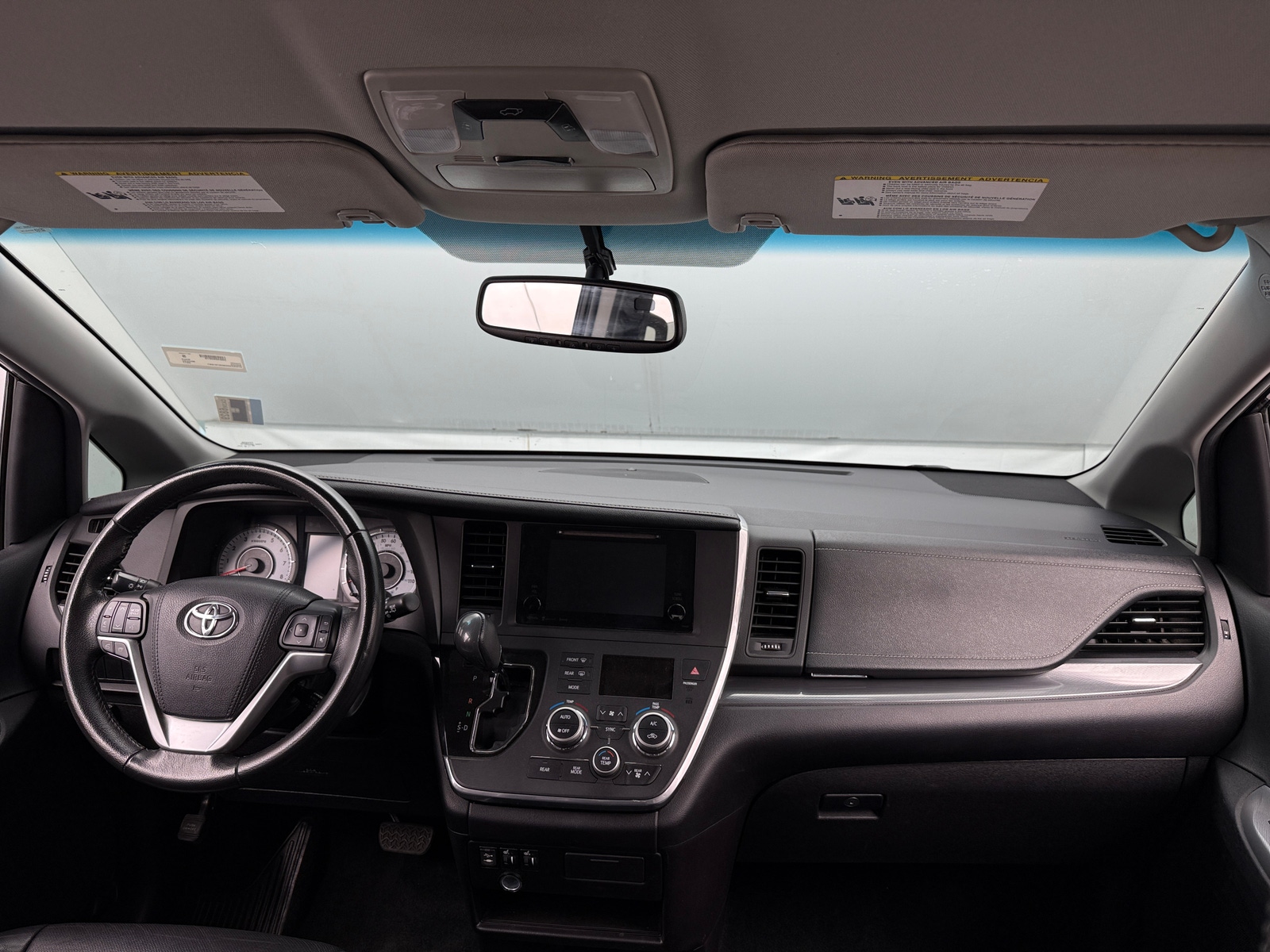 Thumbnail: 2017 Toyota Sienna - 3