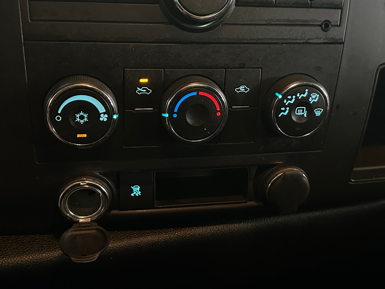 Thumbnail: 2011 Chevrolet Silverado 1500 - 4