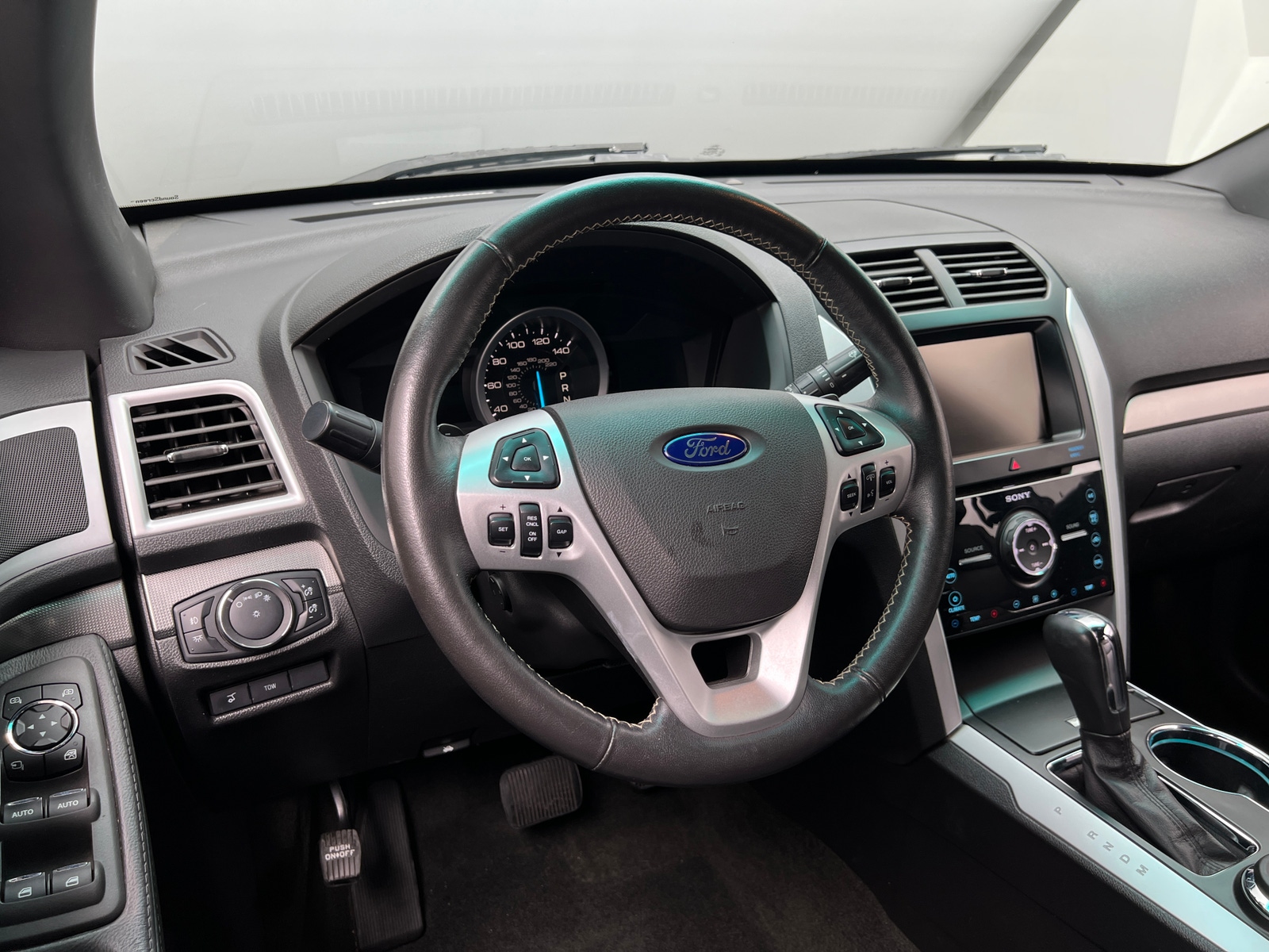Thumbnail: 2015 Ford Explorer - 4