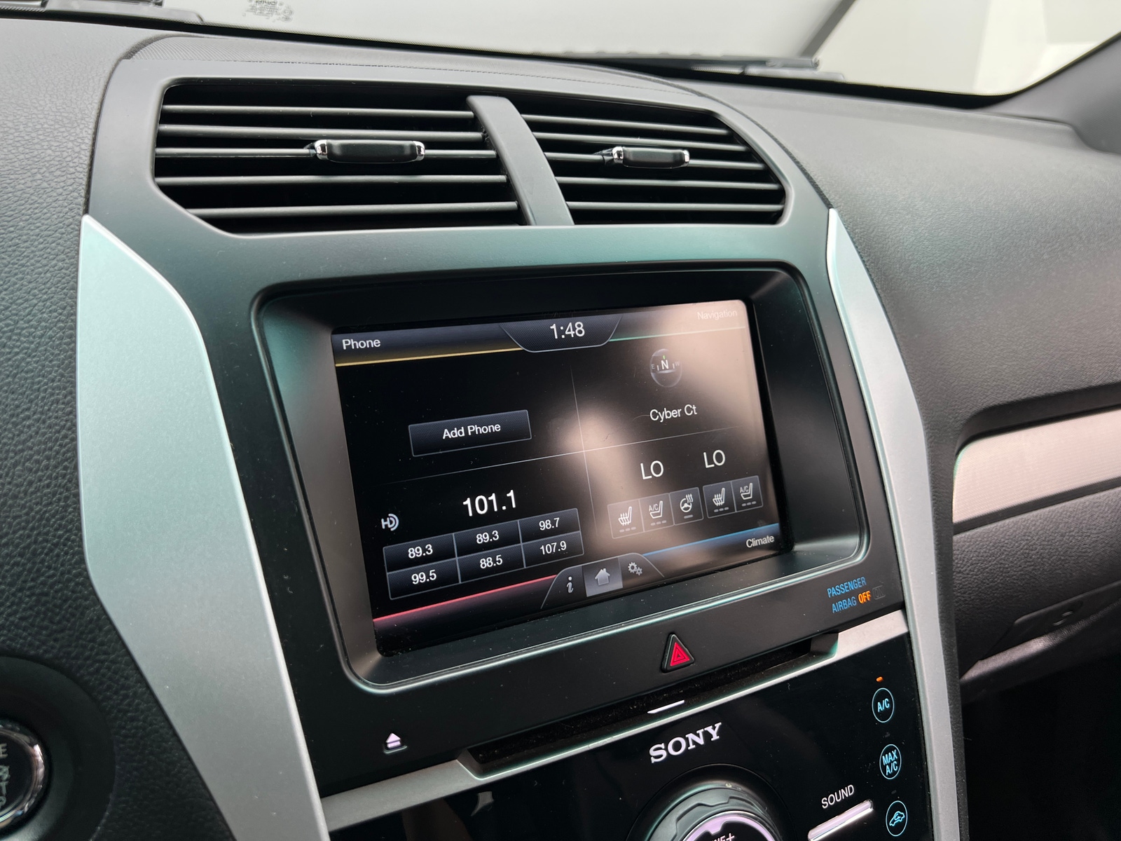 Thumbnail: 2015 Ford Explorer - 3