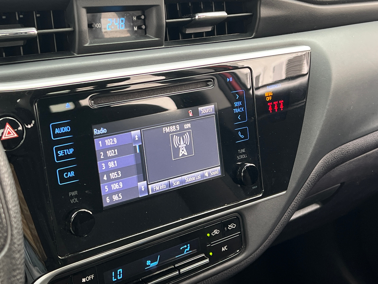 Thumbnail: 2019 Toyota Corolla - 4