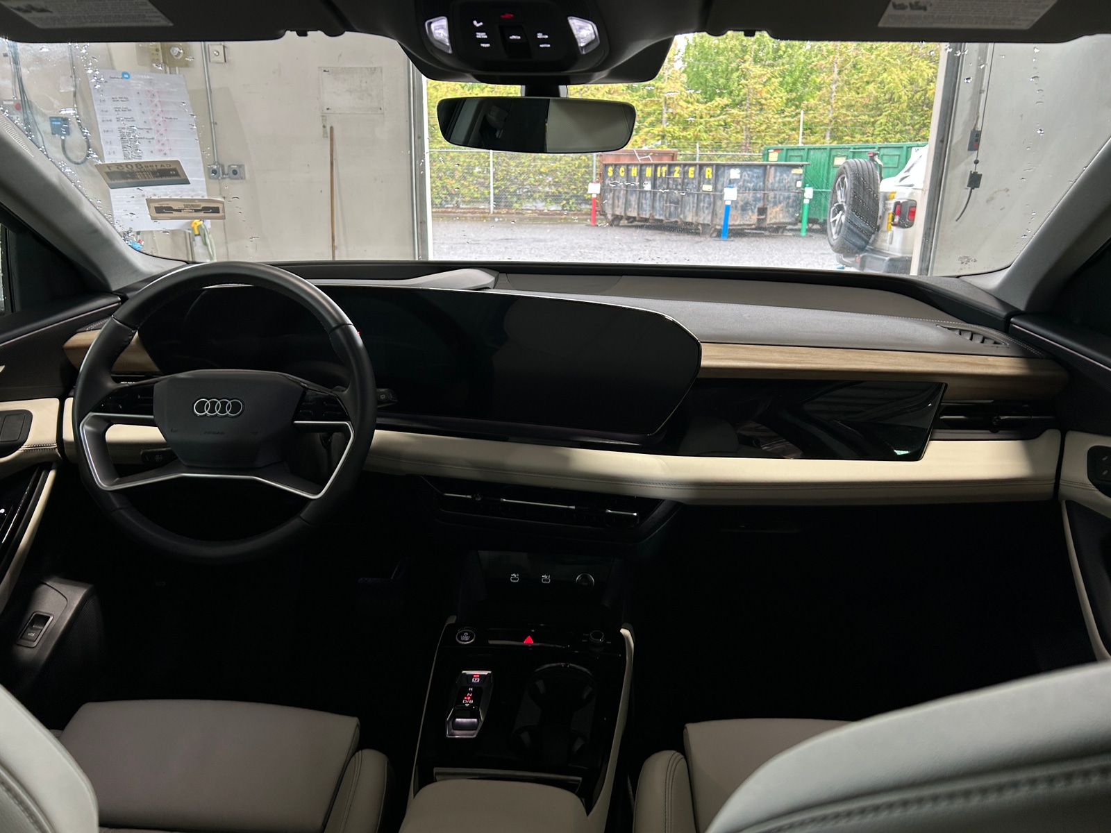 Thumbnail: 2025 Audi Q6 e-tron - 2