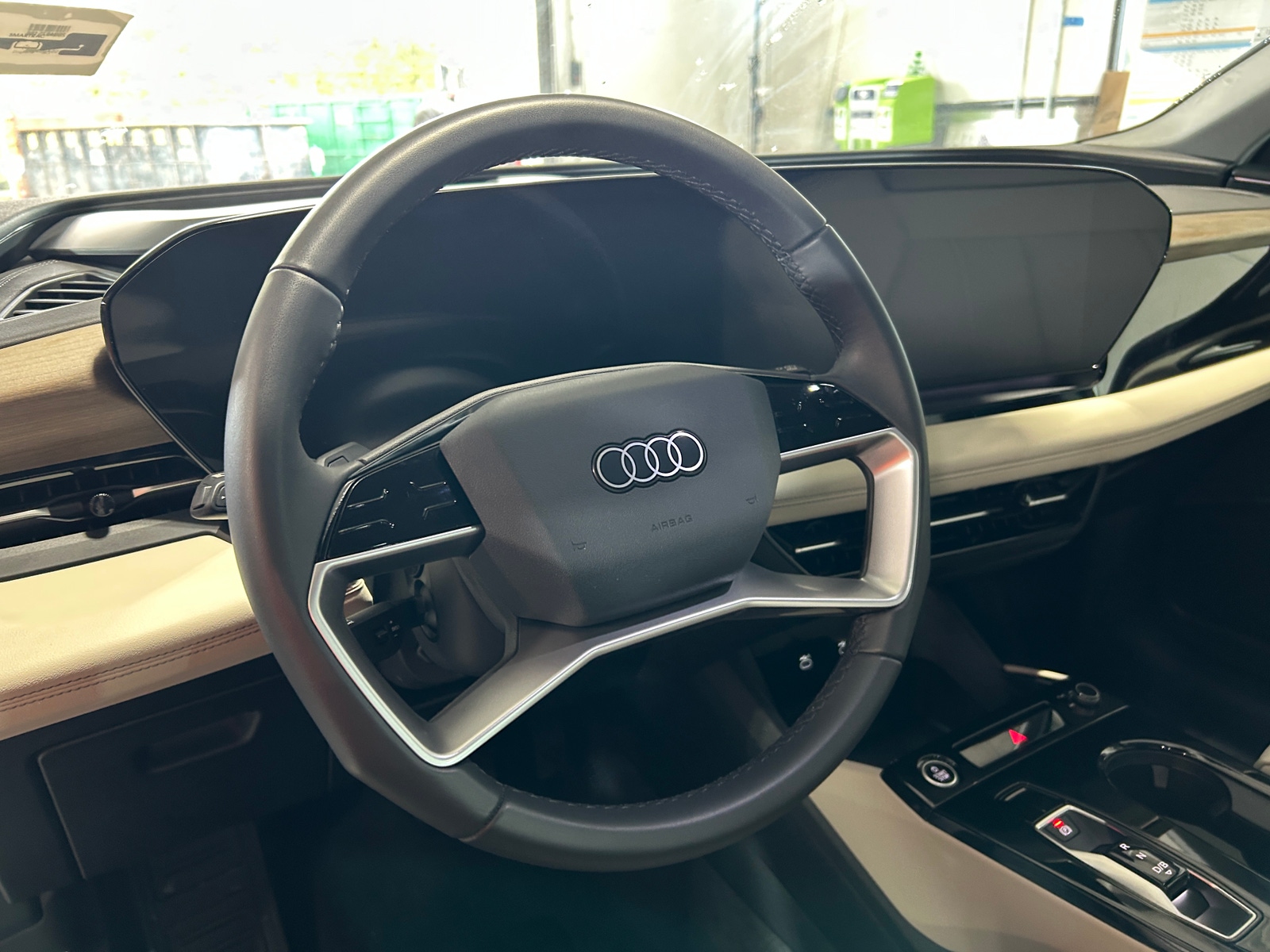 Thumbnail: 2025 Audi Q6 e-tron - 4