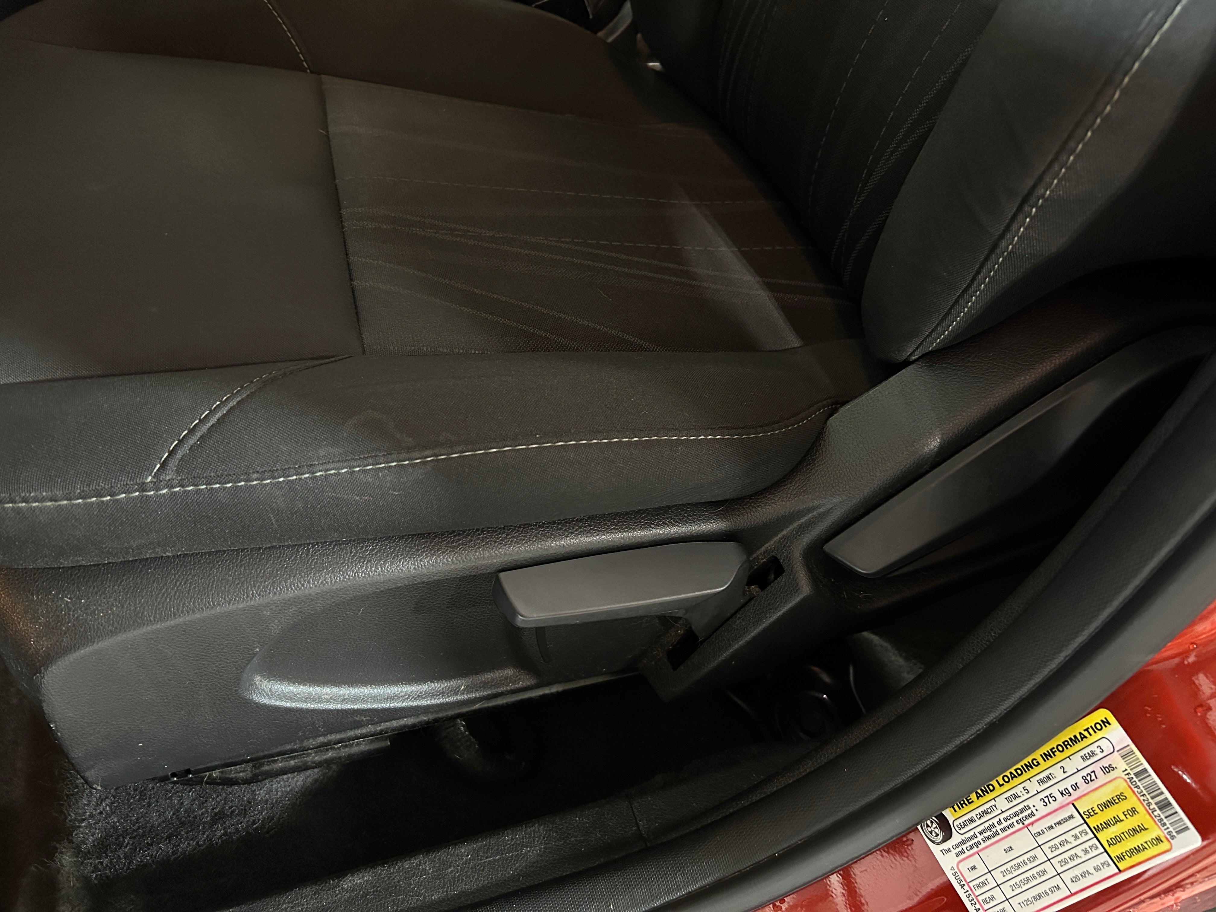 Used 2018 Ford Focus SE with VIN 1FADP3F26JL288166 for sale in Oak Creek, WI