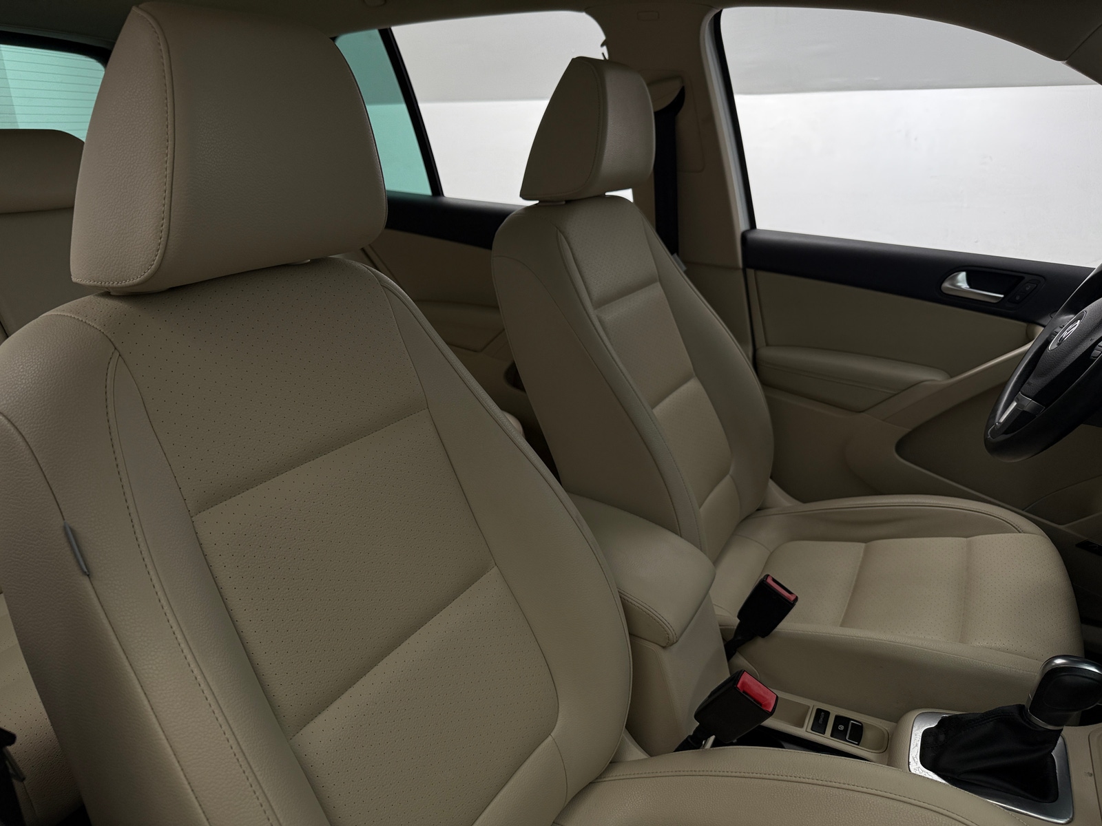 Thumbnail: 2014 Volkswagen Tiguan - 2
