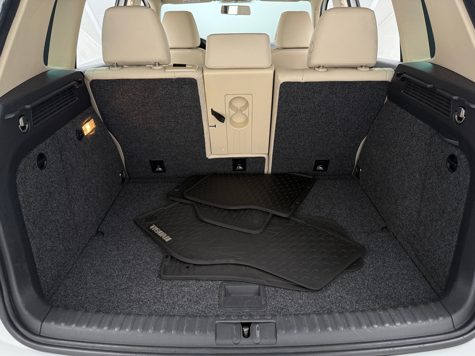 Thumbnail: 2014 Volkswagen Tiguan - 7