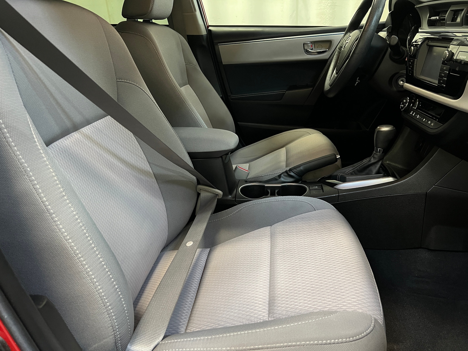Thumbnail: 2015 Toyota Corolla - 2