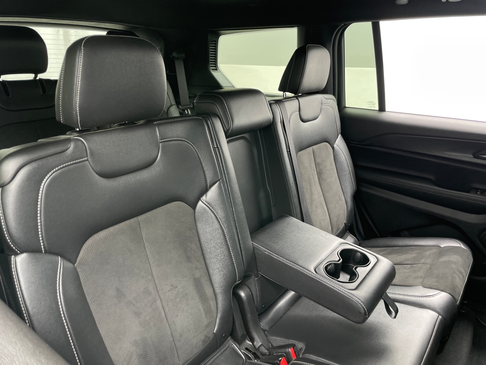Thumbnail: 2024 Jeep Grand Cherokee L - 5