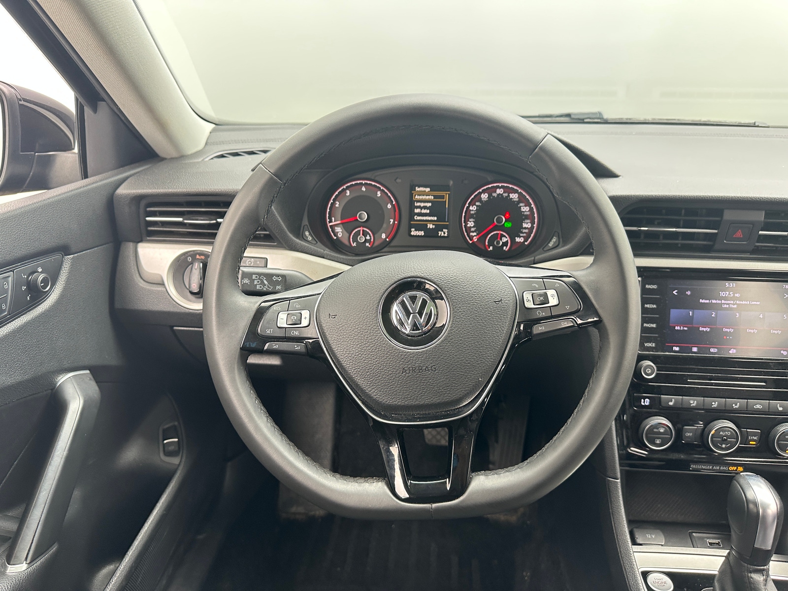 Thumbnail: 2022 Volkswagen Passat - 4