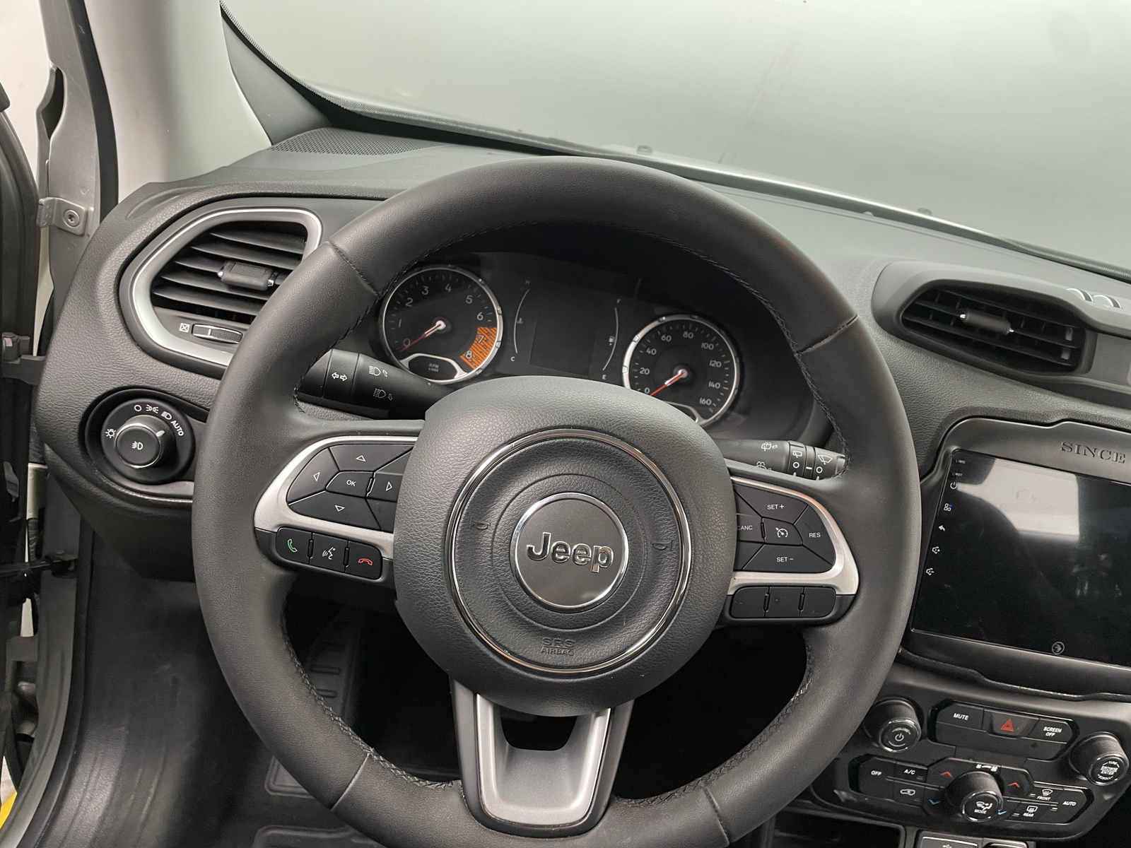 Thumbnail: 2019 Jeep Renegade - 5