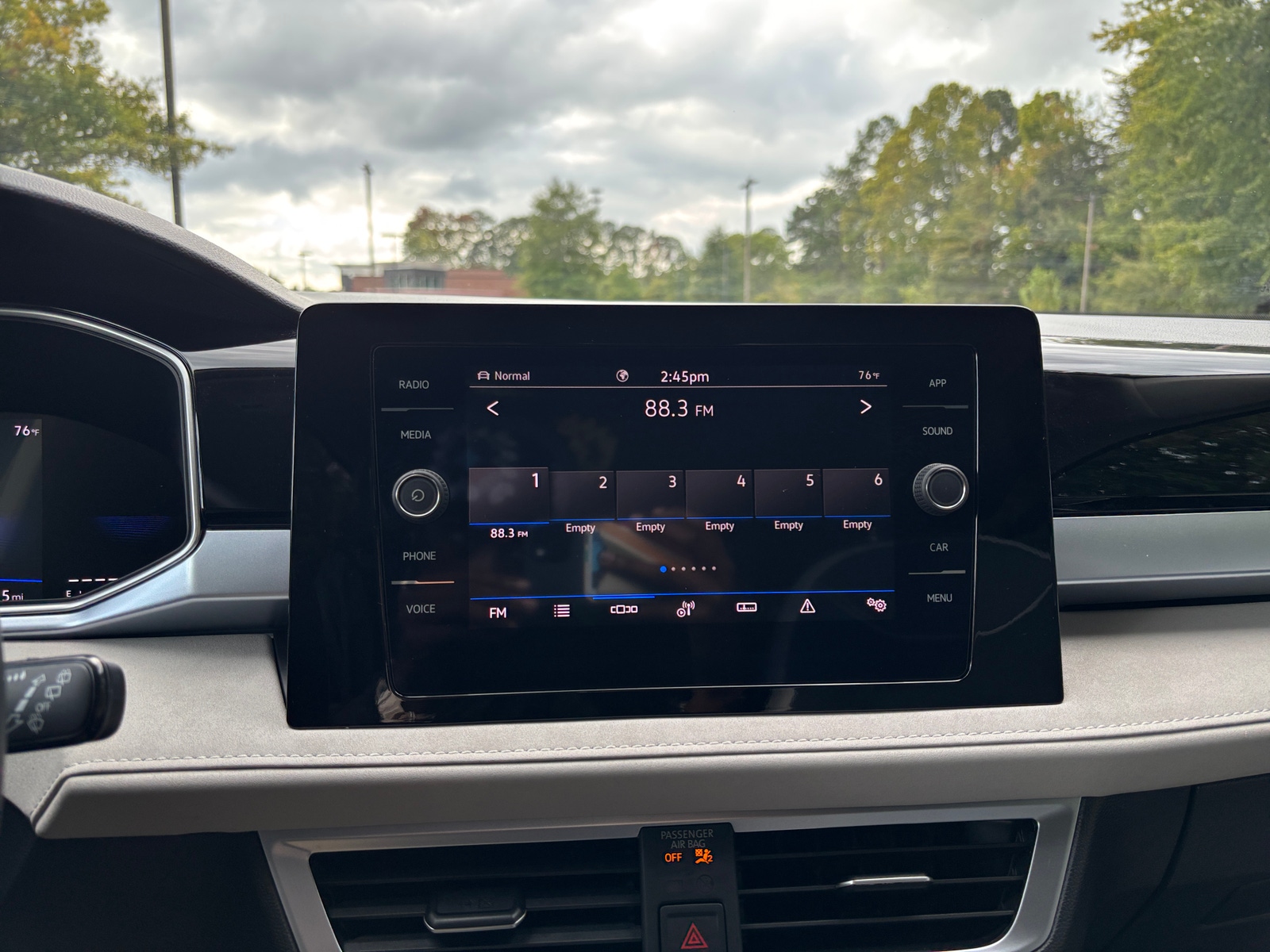 Thumbnail: 2025 Volkswagen Taos - 3