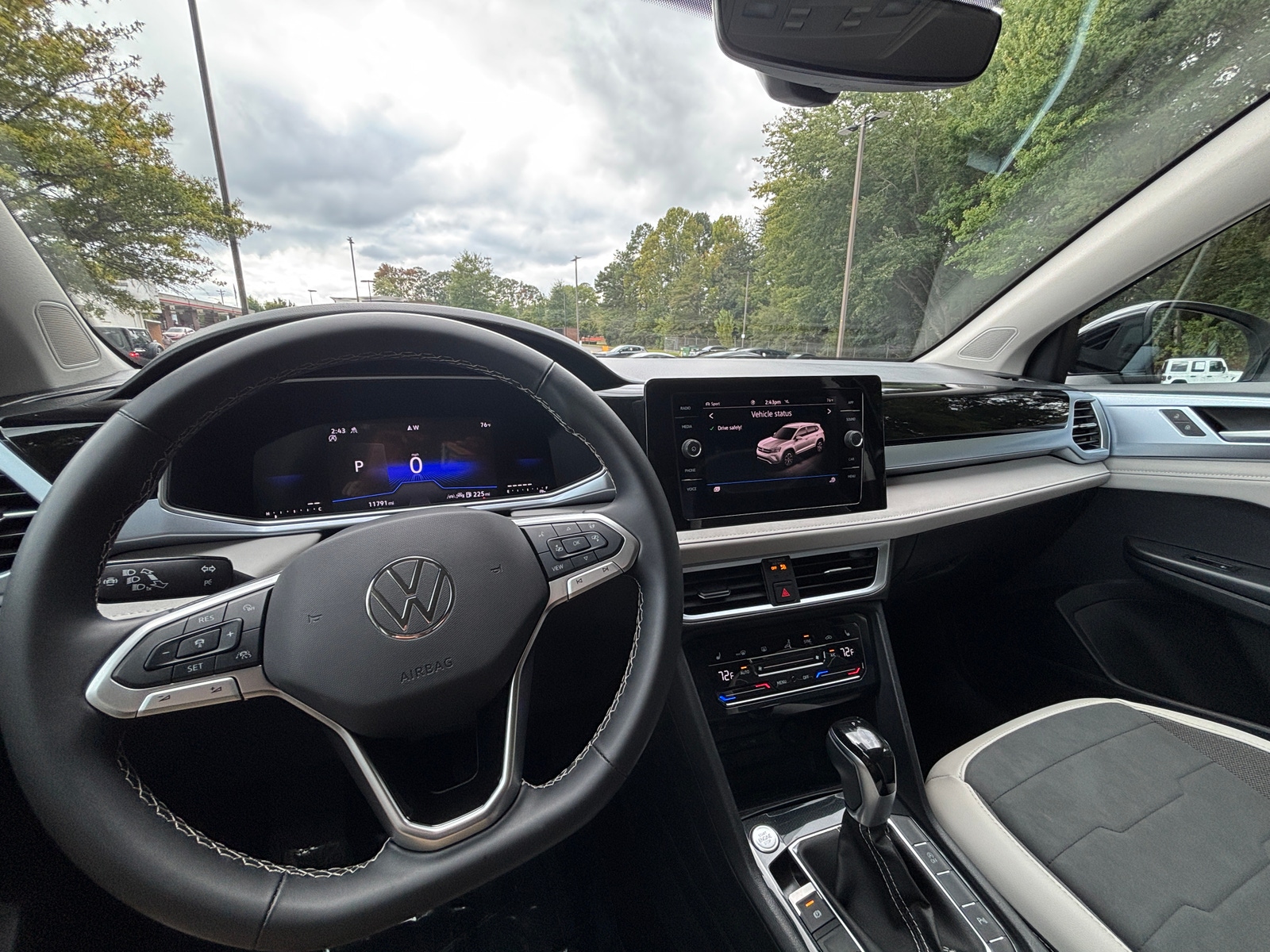 Thumbnail: 2025 Volkswagen Taos - 2