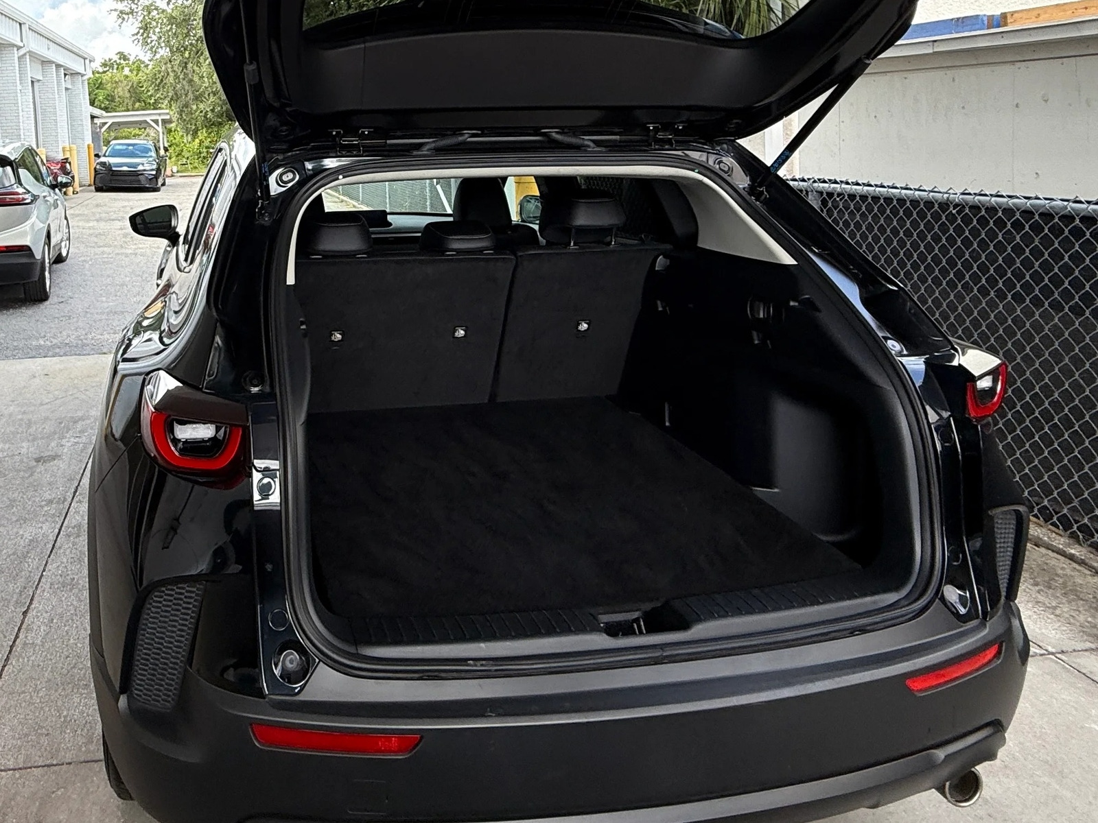 Thumbnail: 2025 Mazda CX-50 - 6