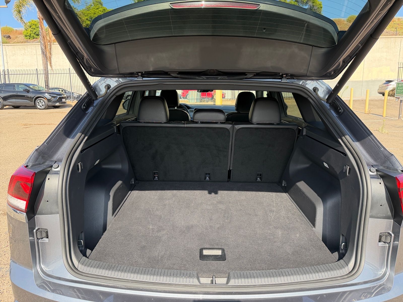 Thumbnail: 2025 Volkswagen Atlas - 5