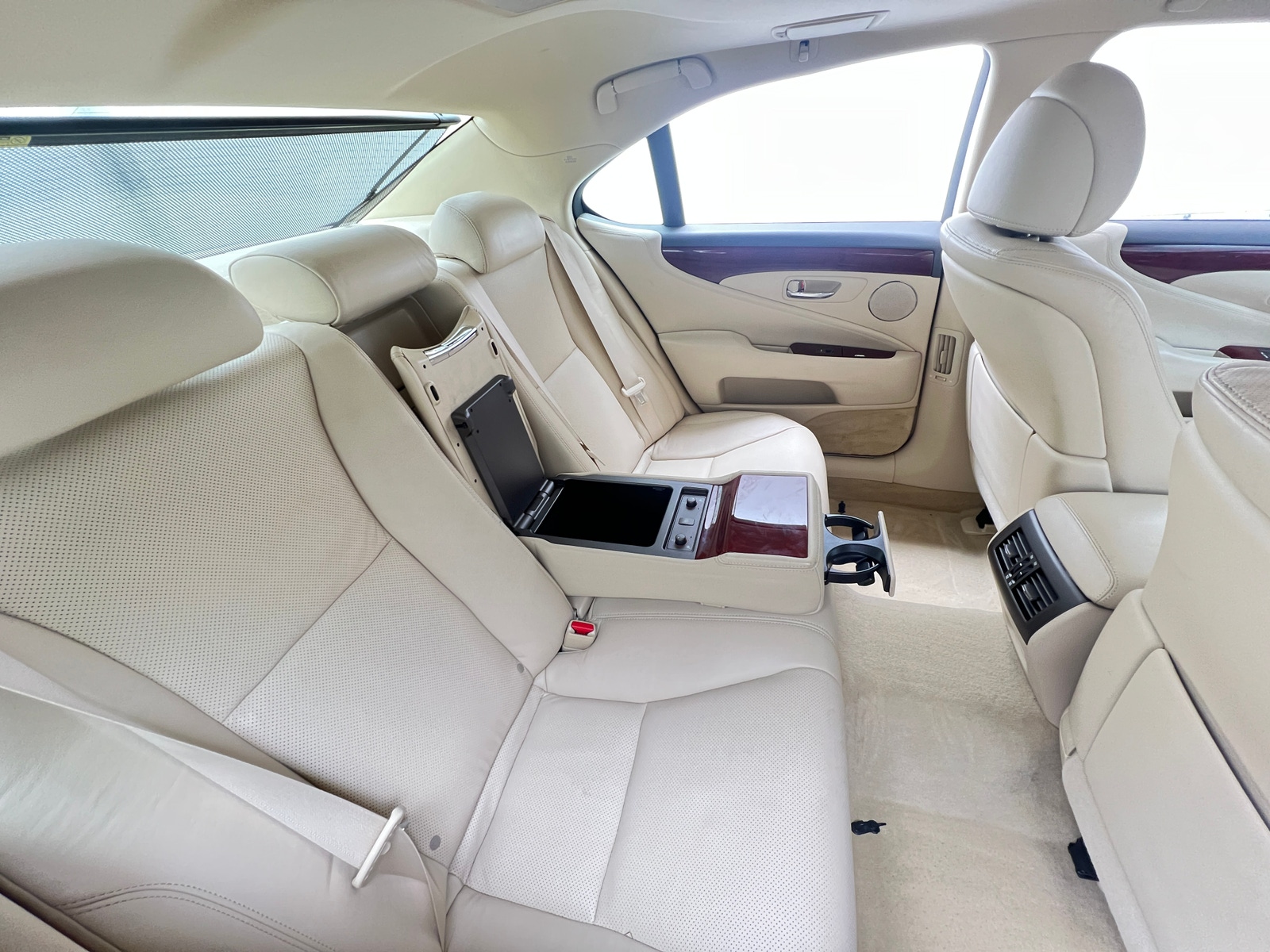 Thumbnail: 2012 Lexus LS - 5