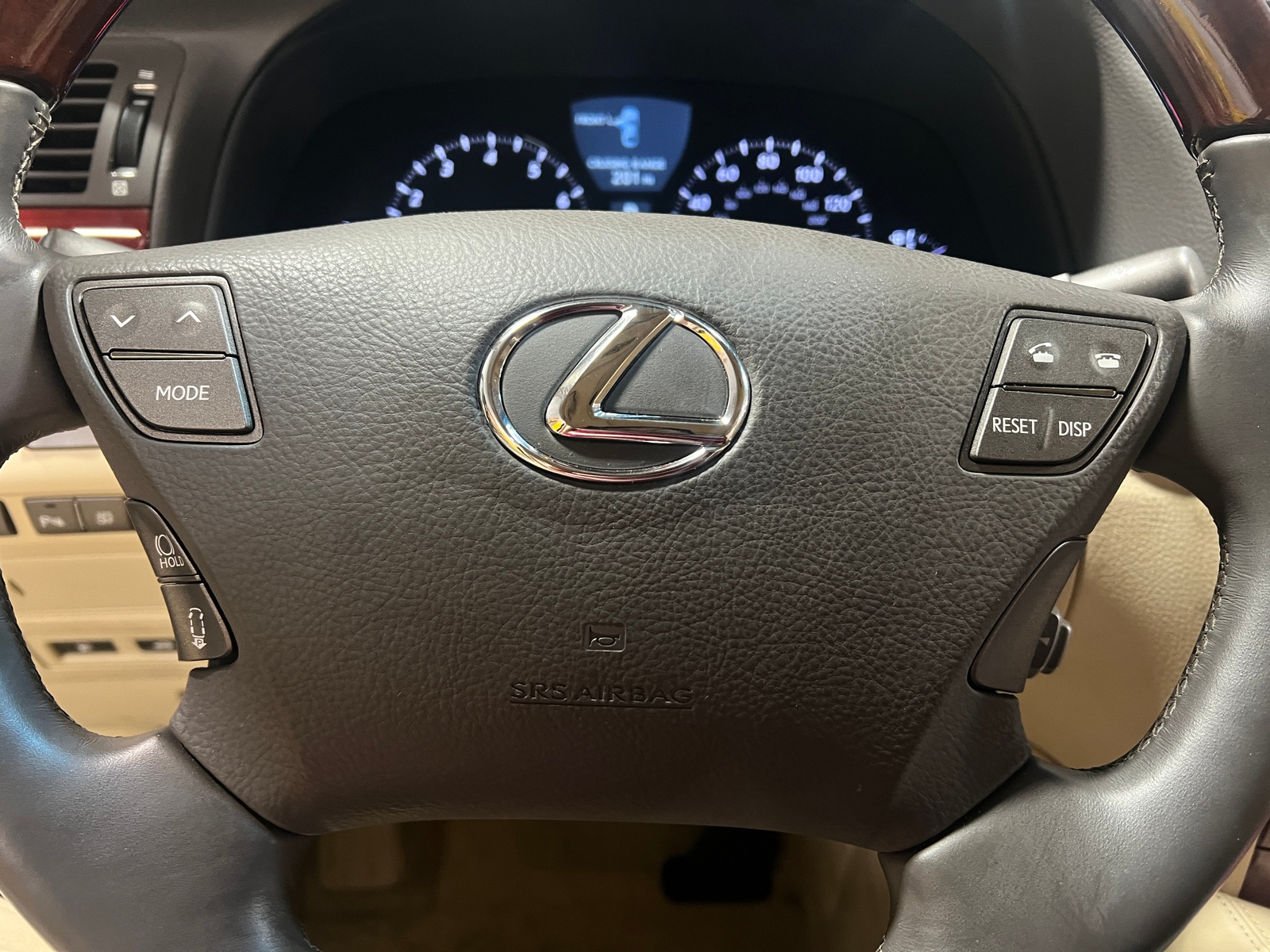 Thumbnail: 2012 Lexus LS - 4