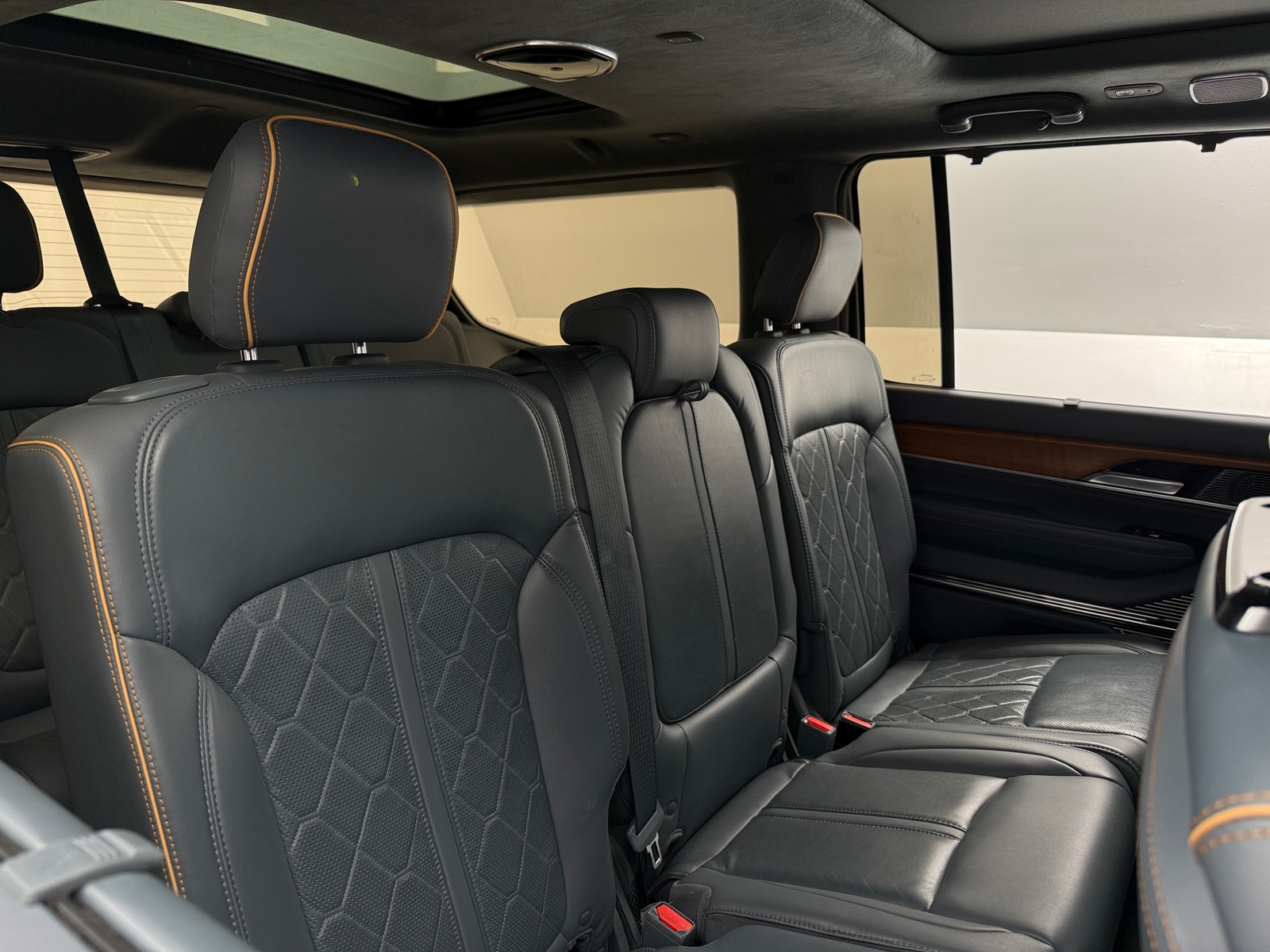 Thumbnail: 2022 Jeep Grand Wagoneer - 5