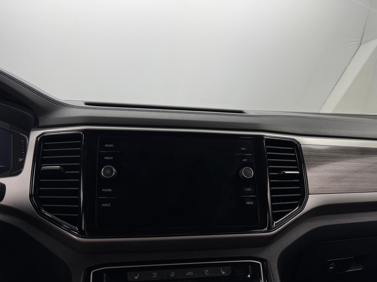 Thumbnail: 2021 Volkswagen Atlas - 3