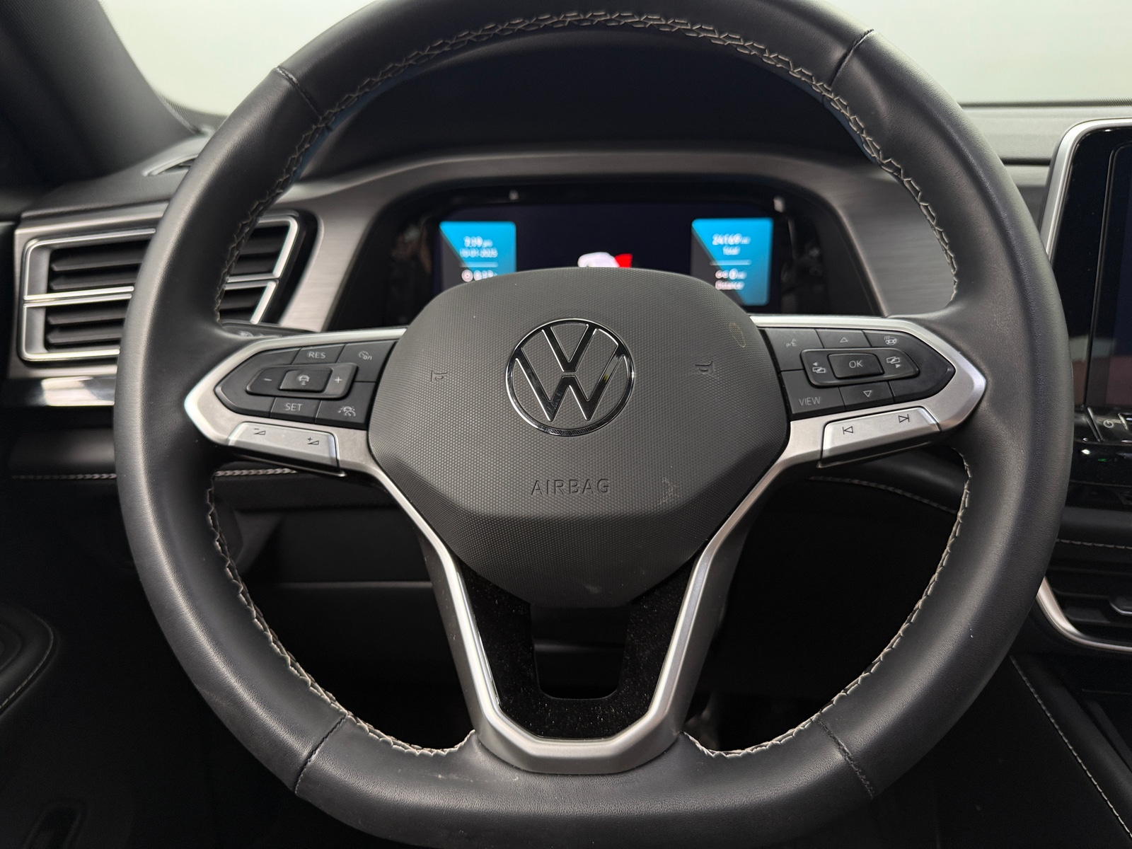 Thumbnail: 2024 Volkswagen Atlas - 4