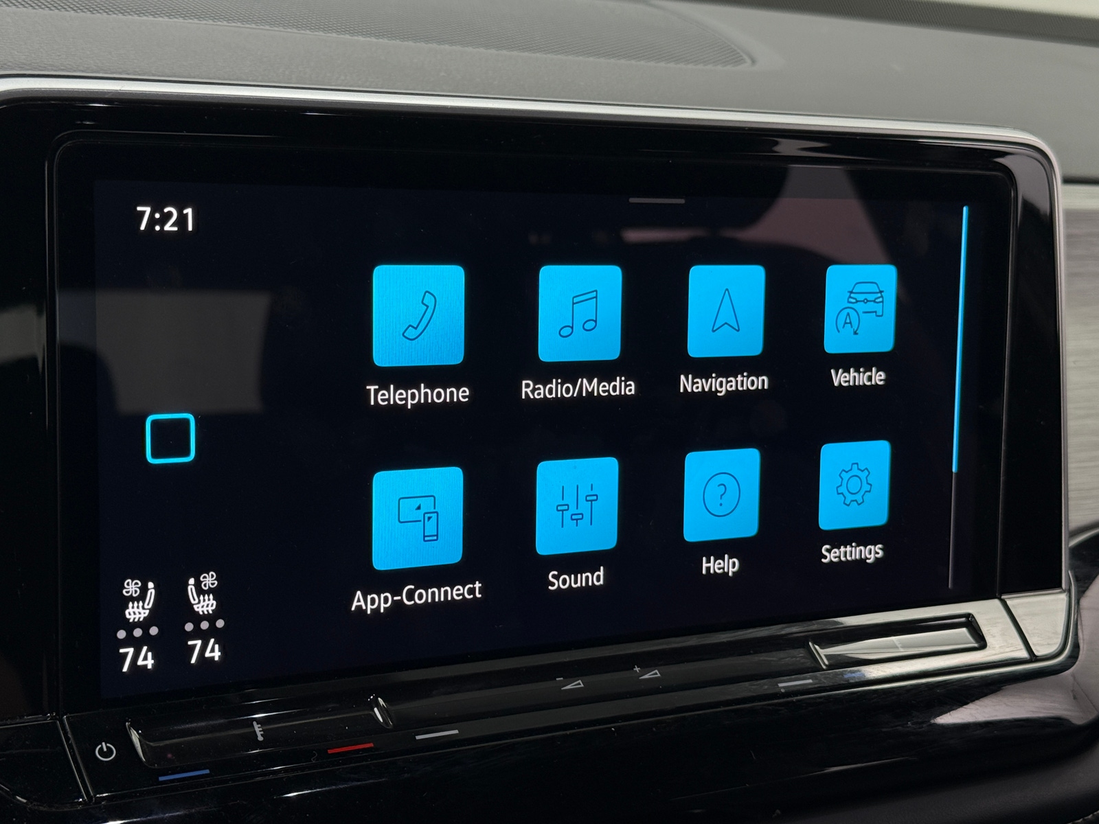 Thumbnail: 2024 Volkswagen Atlas - 3