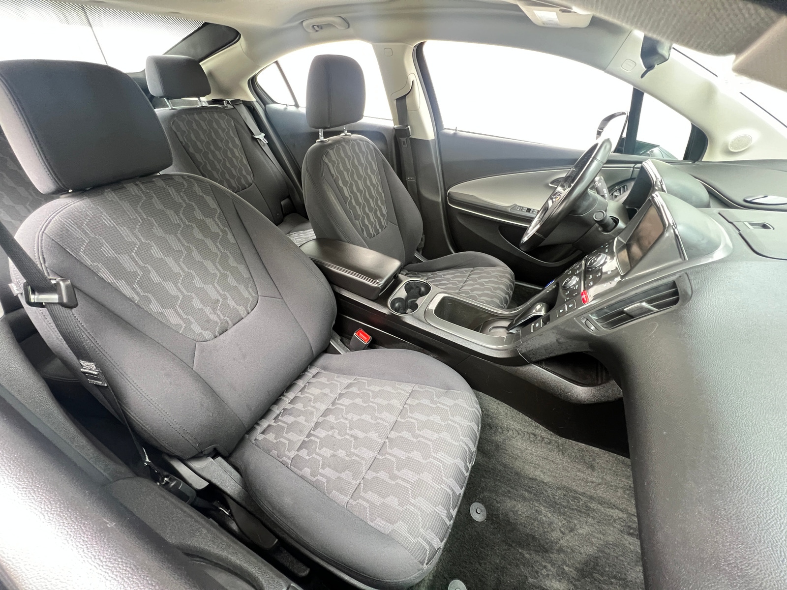 Thumbnail: 2014 Chevrolet Volt - 2