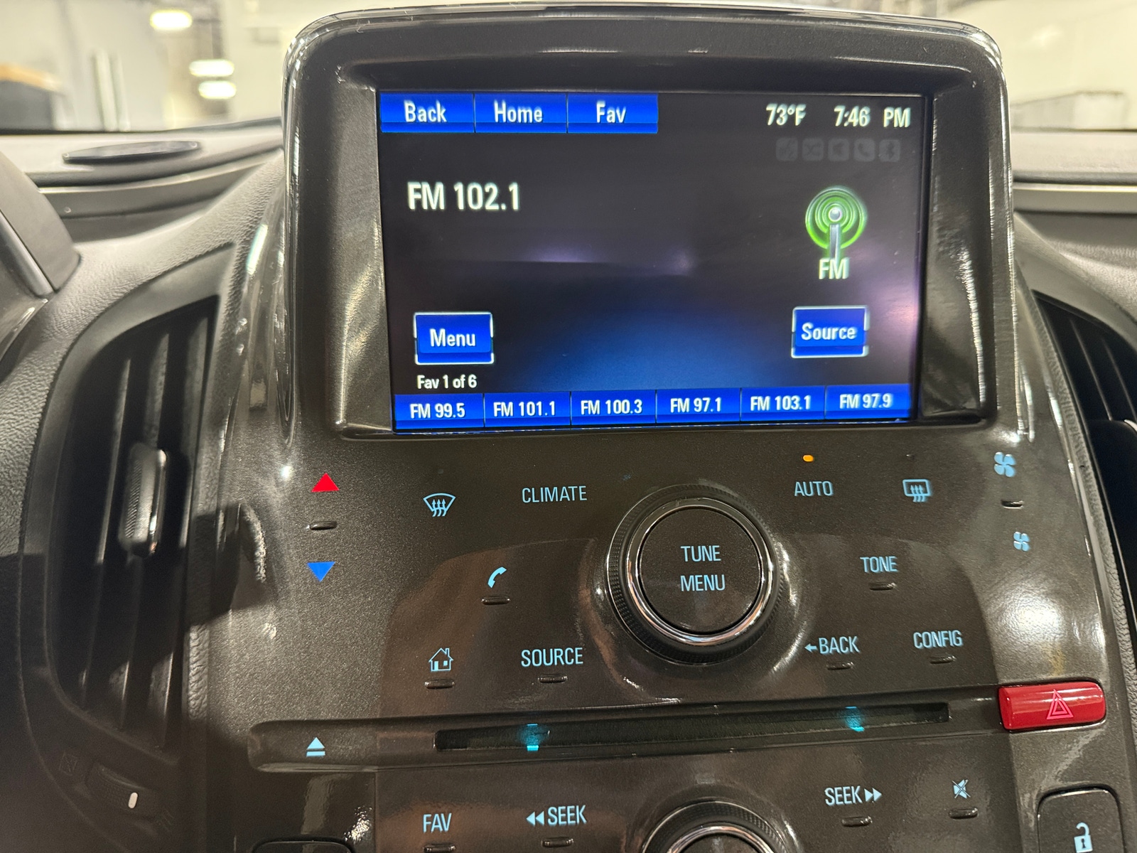 Thumbnail: 2014 Chevrolet Volt - 4