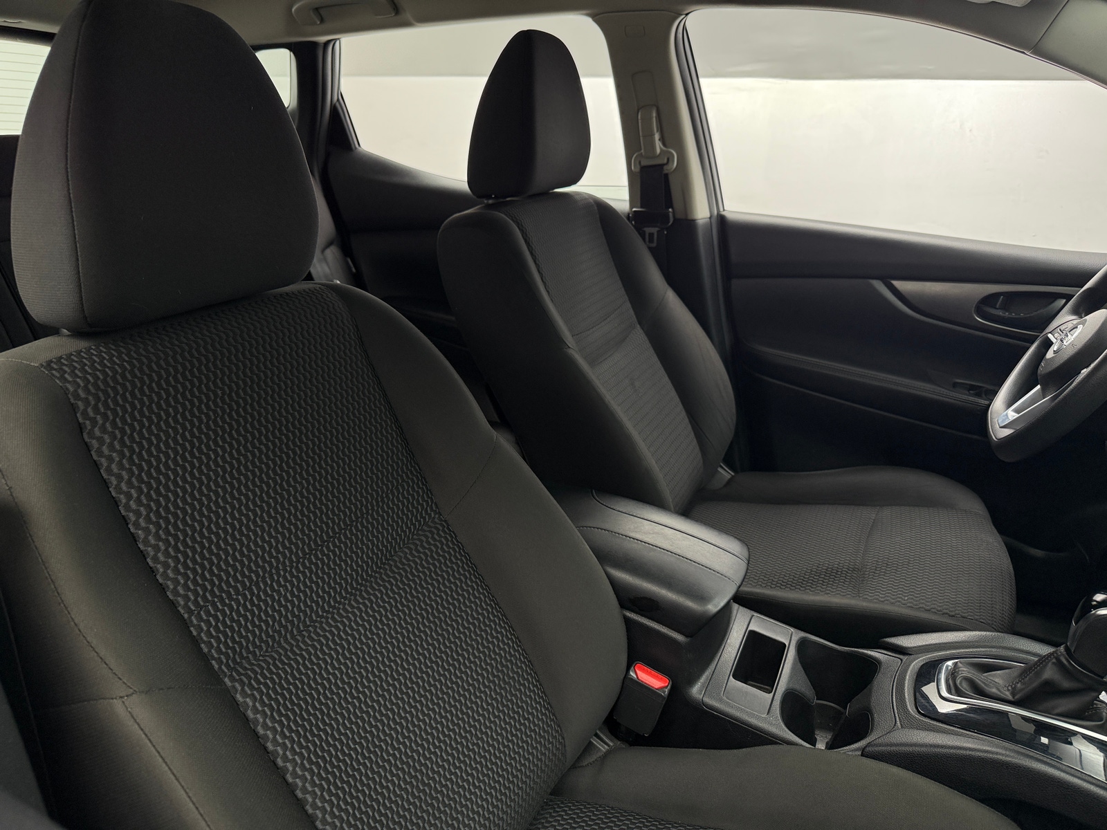 Thumbnail: 2021 Nissan Rogue Sport - 2