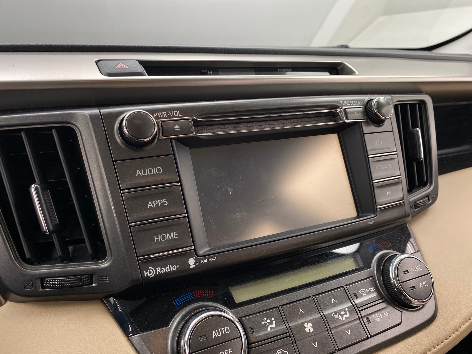 Thumbnail: 2015 Toyota RAV4 - 4