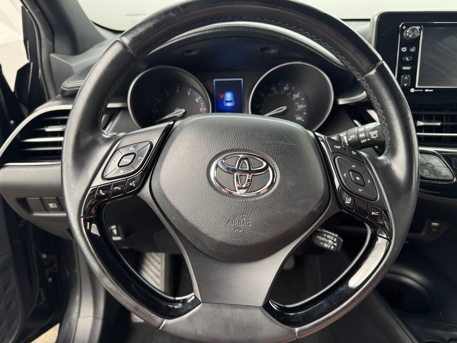 Thumbnail: 2018 Toyota C-HR - 5