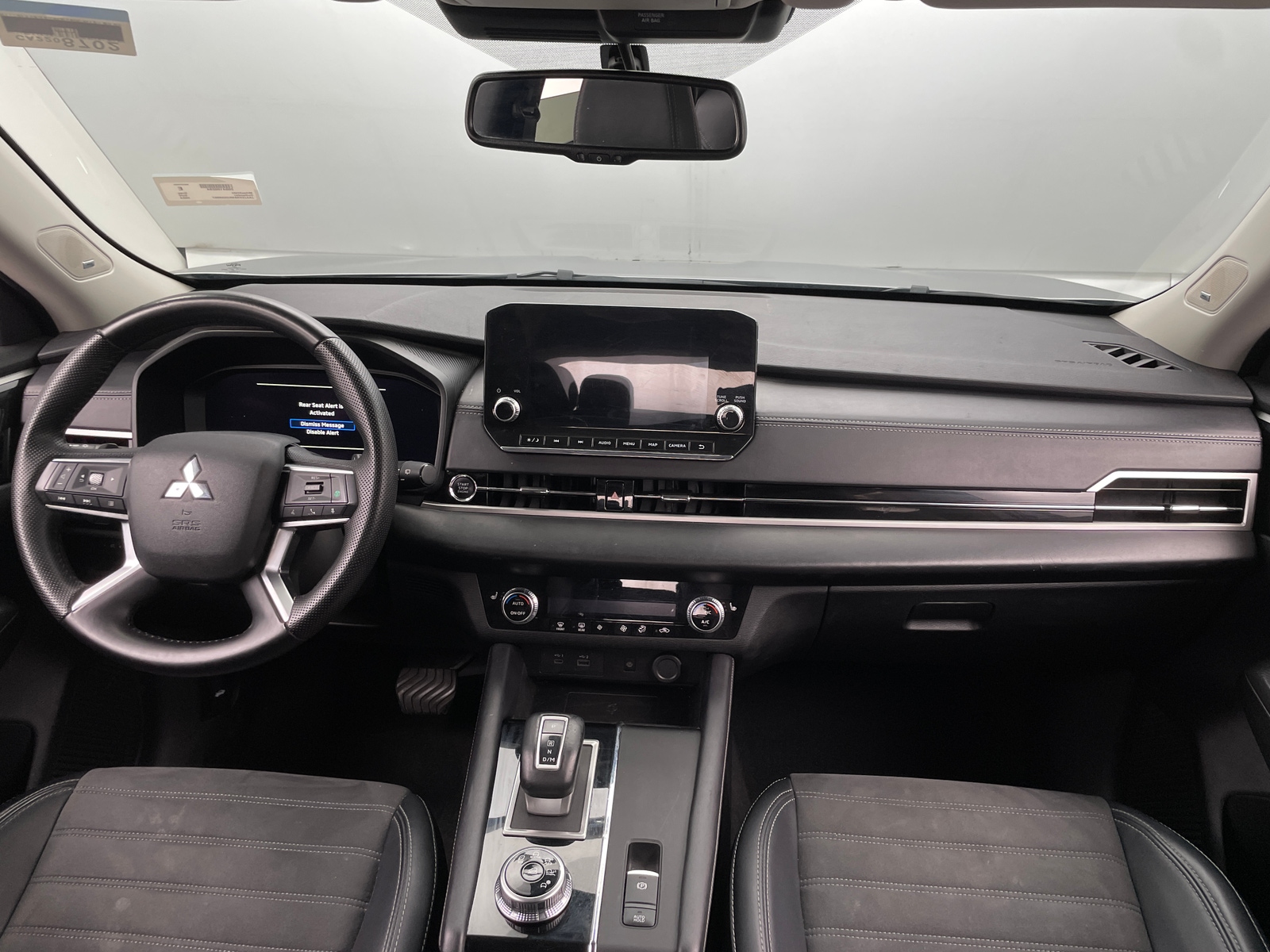 Thumbnail: 2024 Mitsubishi Outlander - 2