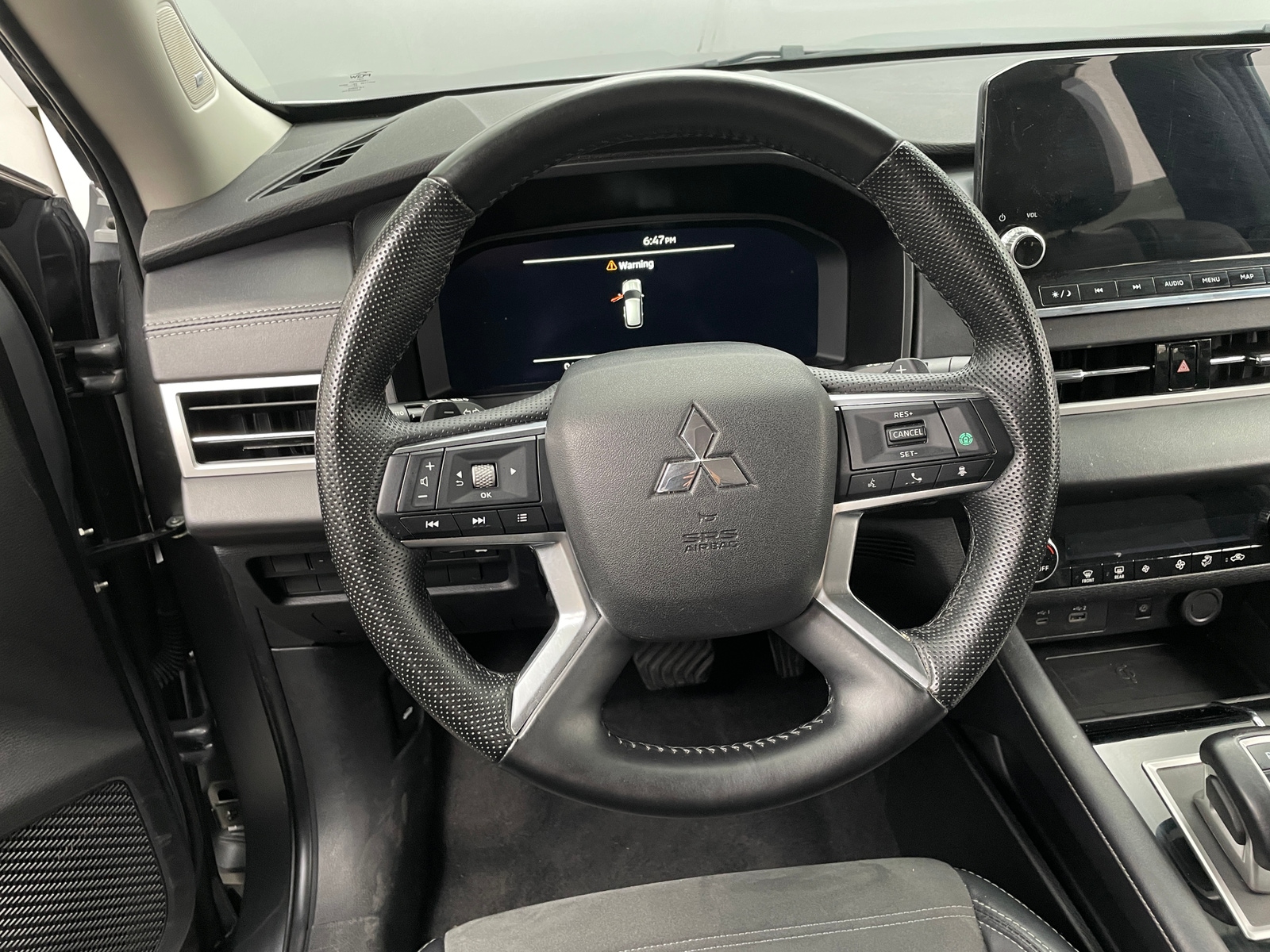 Thumbnail: 2024 Mitsubishi Outlander - 4