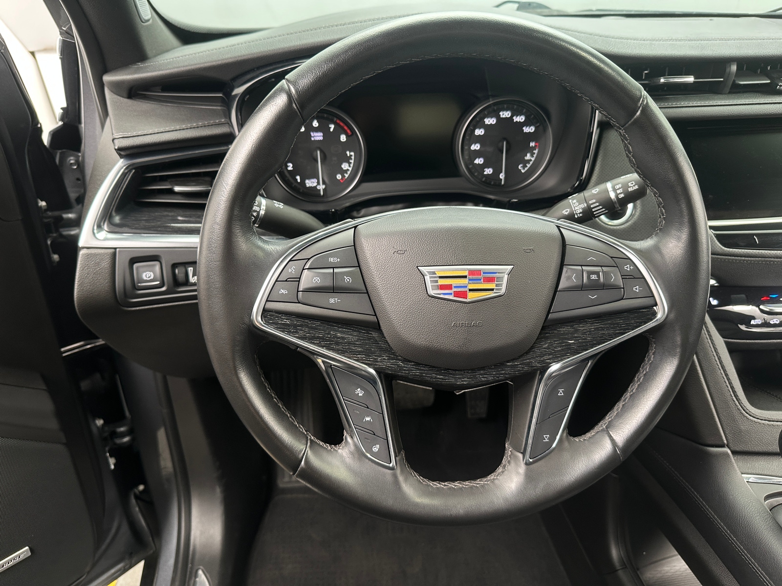 Thumbnail: 2022 Cadillac XT5 - 4