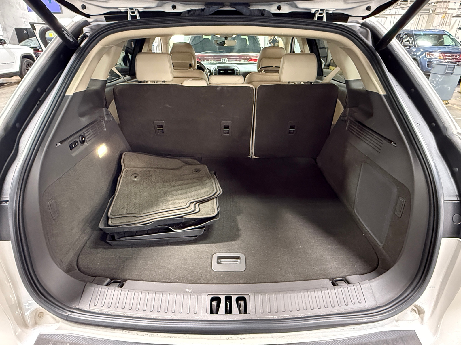 Thumbnail: 2019 Lincoln Nautilus - 6