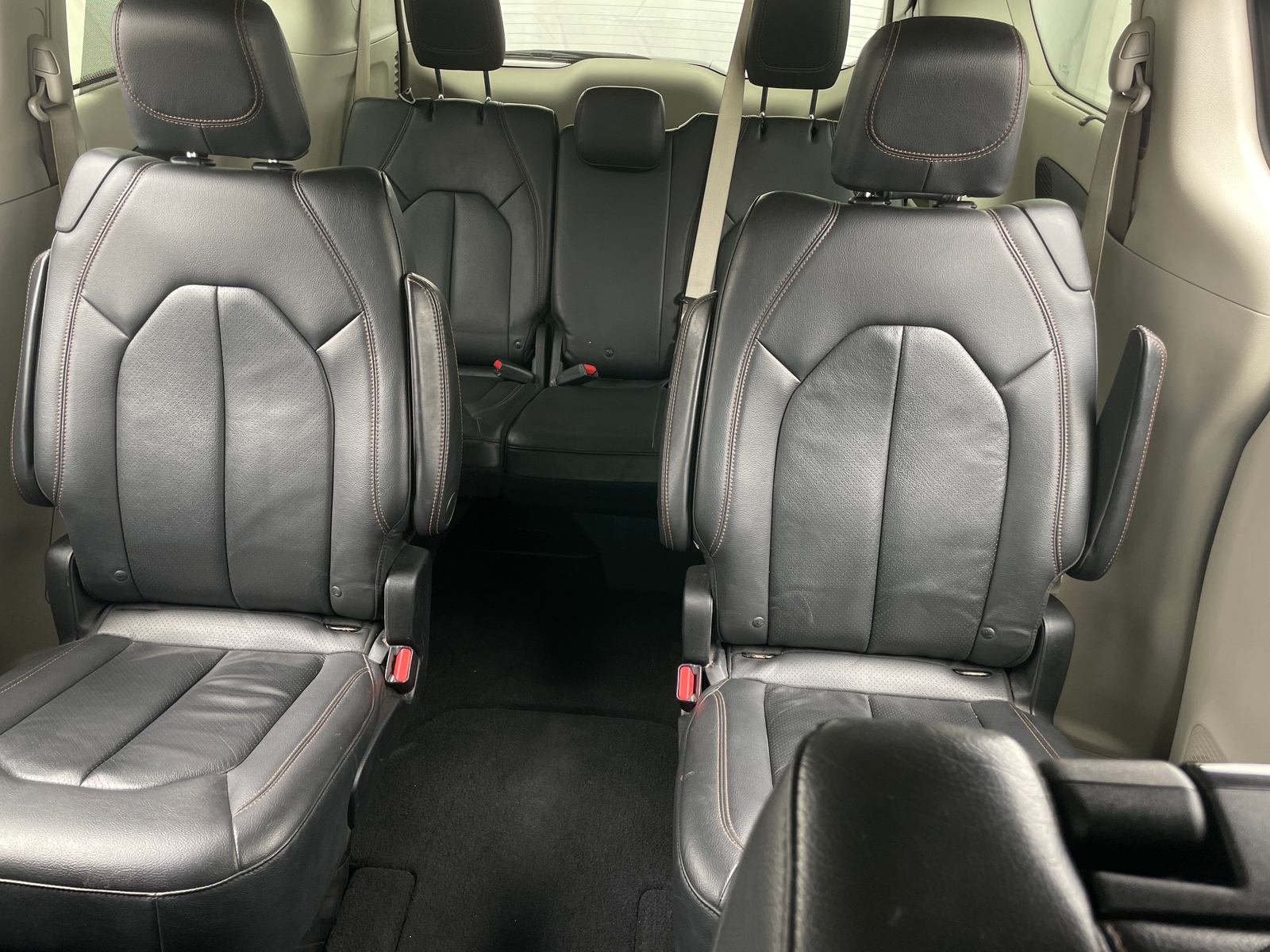 Thumbnail: 2018 Chrysler Pacifica - 5