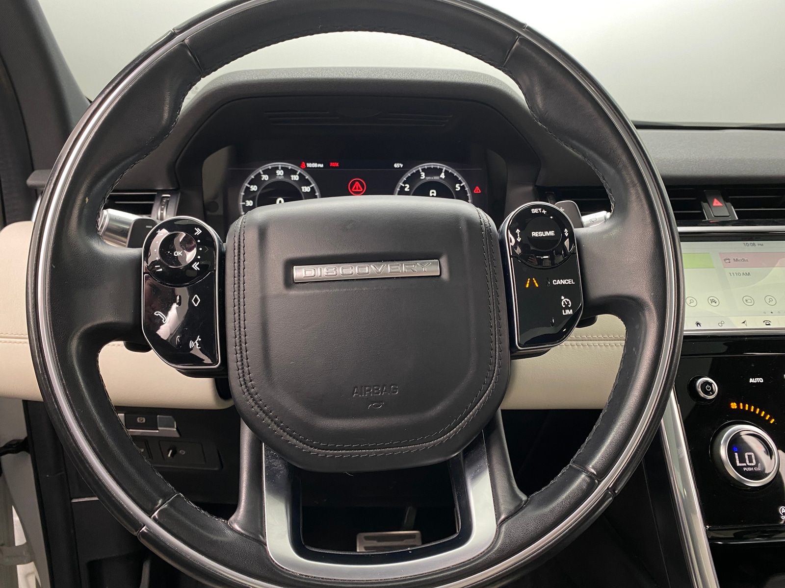 Thumbnail: 2020 Land Rover Discovery Sport - 4