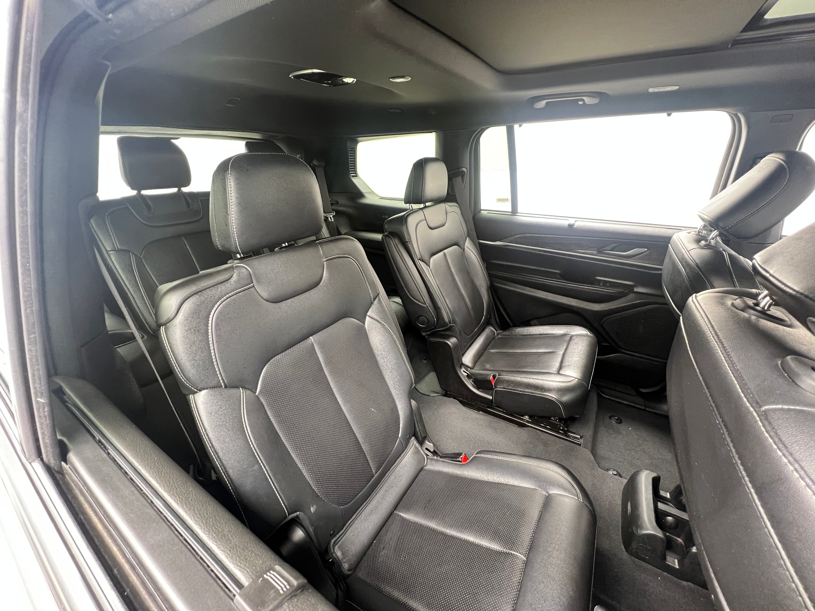 Thumbnail: 2024 Jeep Grand Cherokee L - 5