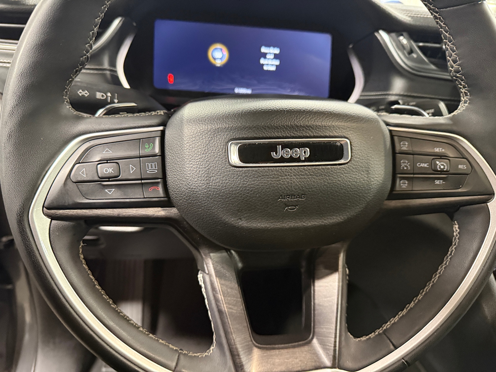 Thumbnail: 2024 Jeep Grand Cherokee L - 4