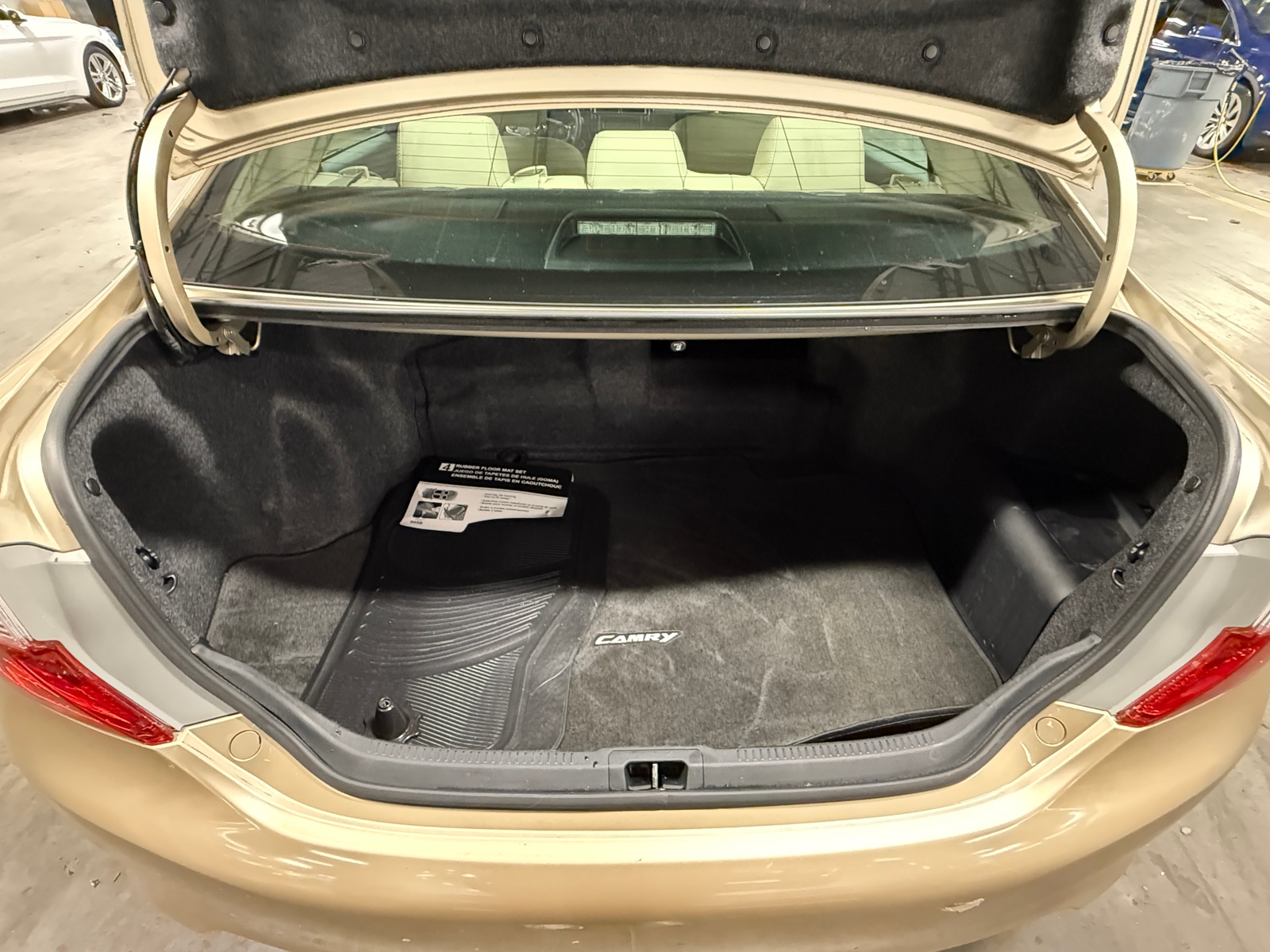 Thumbnail: 2012 Toyota Camry - 7