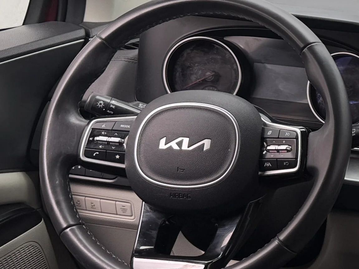 Thumbnail: 2024 Kia Carnival - 5