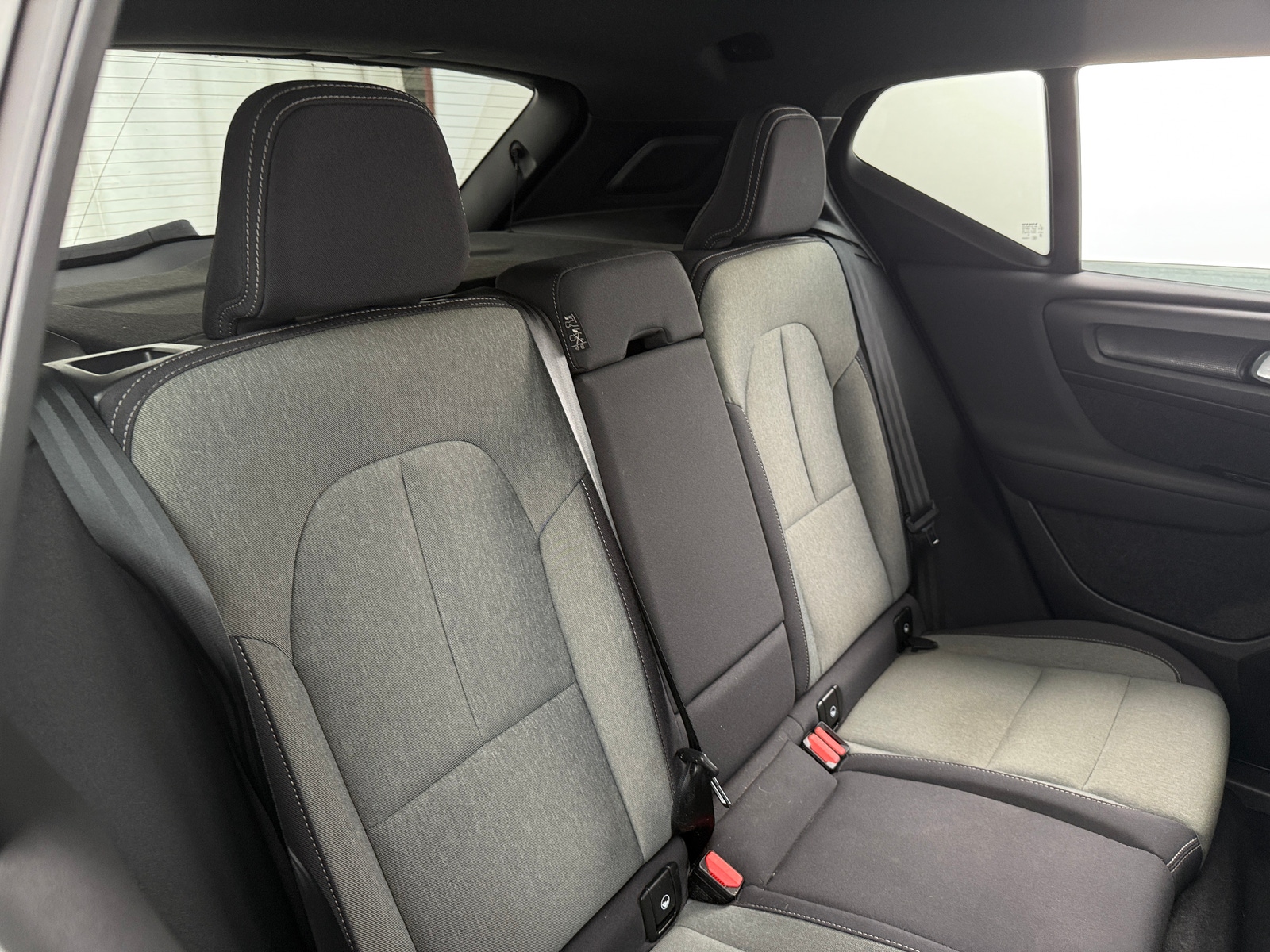 Thumbnail: 2023 Volvo XC40 - 6