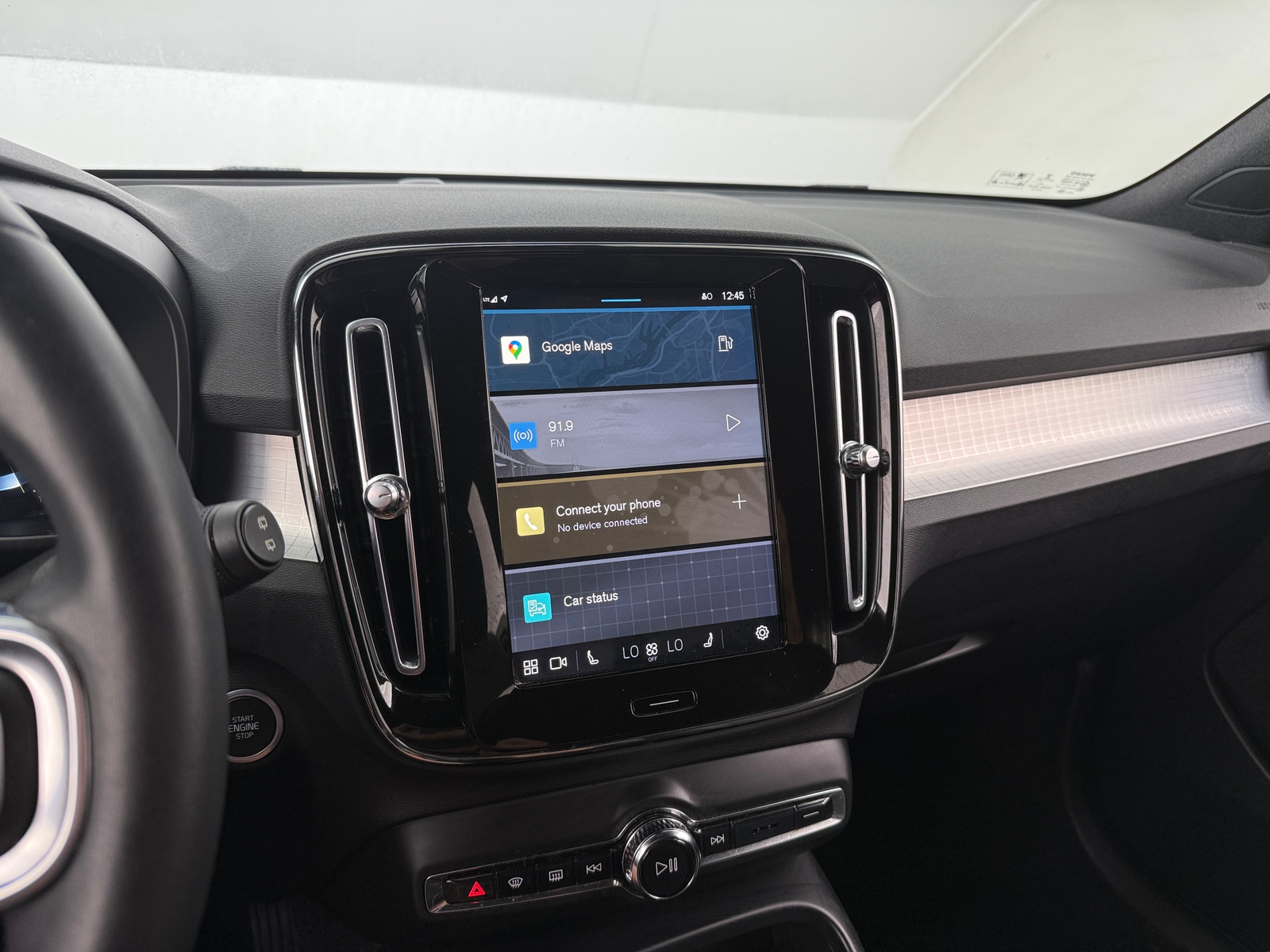 Thumbnail: 2023 Volvo XC40 - 4