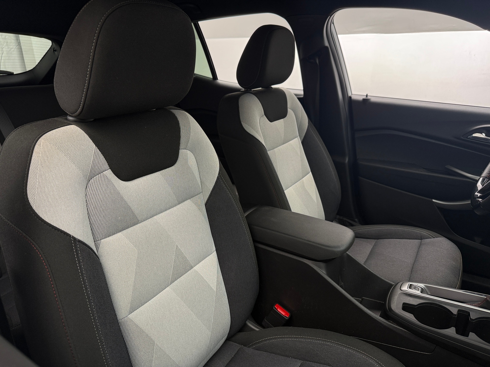 Thumbnail: 2025 Chevrolet Trax - 2
